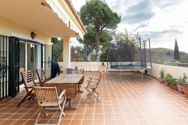 4 Zimmer Doppelhaus zu verkaufen in Pinares de San Antón, Málaga Stadt mit Pool Garage - 875.000 € (Ref: 9239372)
