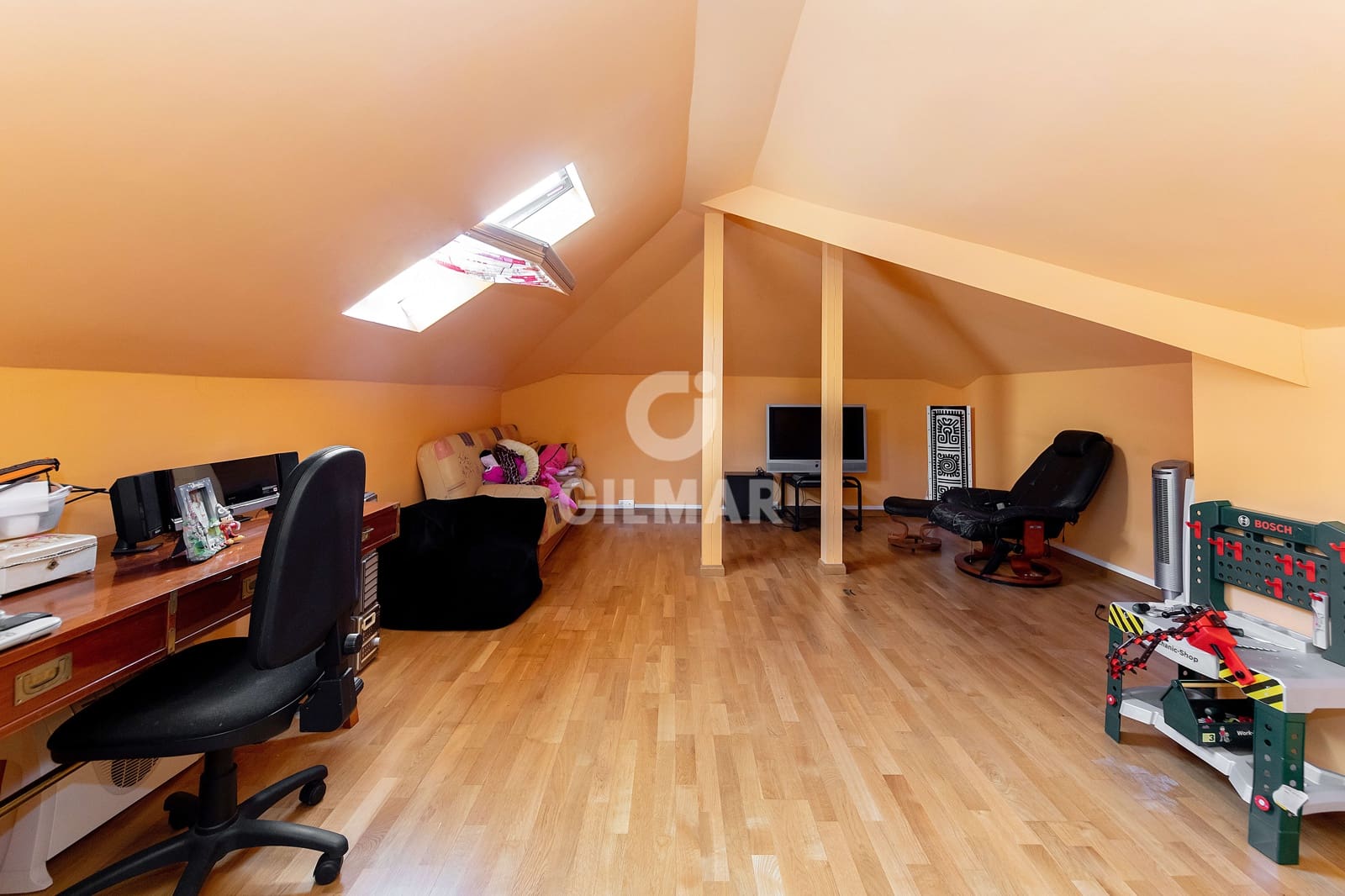 4 soveværelse Semi-Rækkehus til salg i Malaga by med swimmingpool garage - € 875.000 (Ref: 9239372)