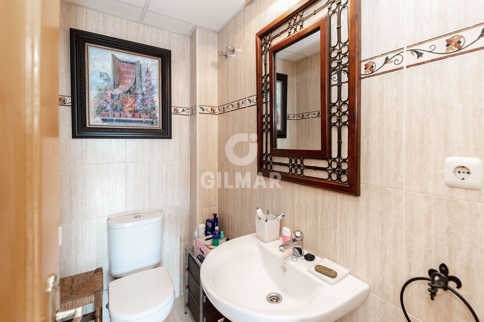 4 soveværelse Semi-Rækkehus til salg i Malaga by med swimmingpool garage - € 875.000 (Ref: 9239372)