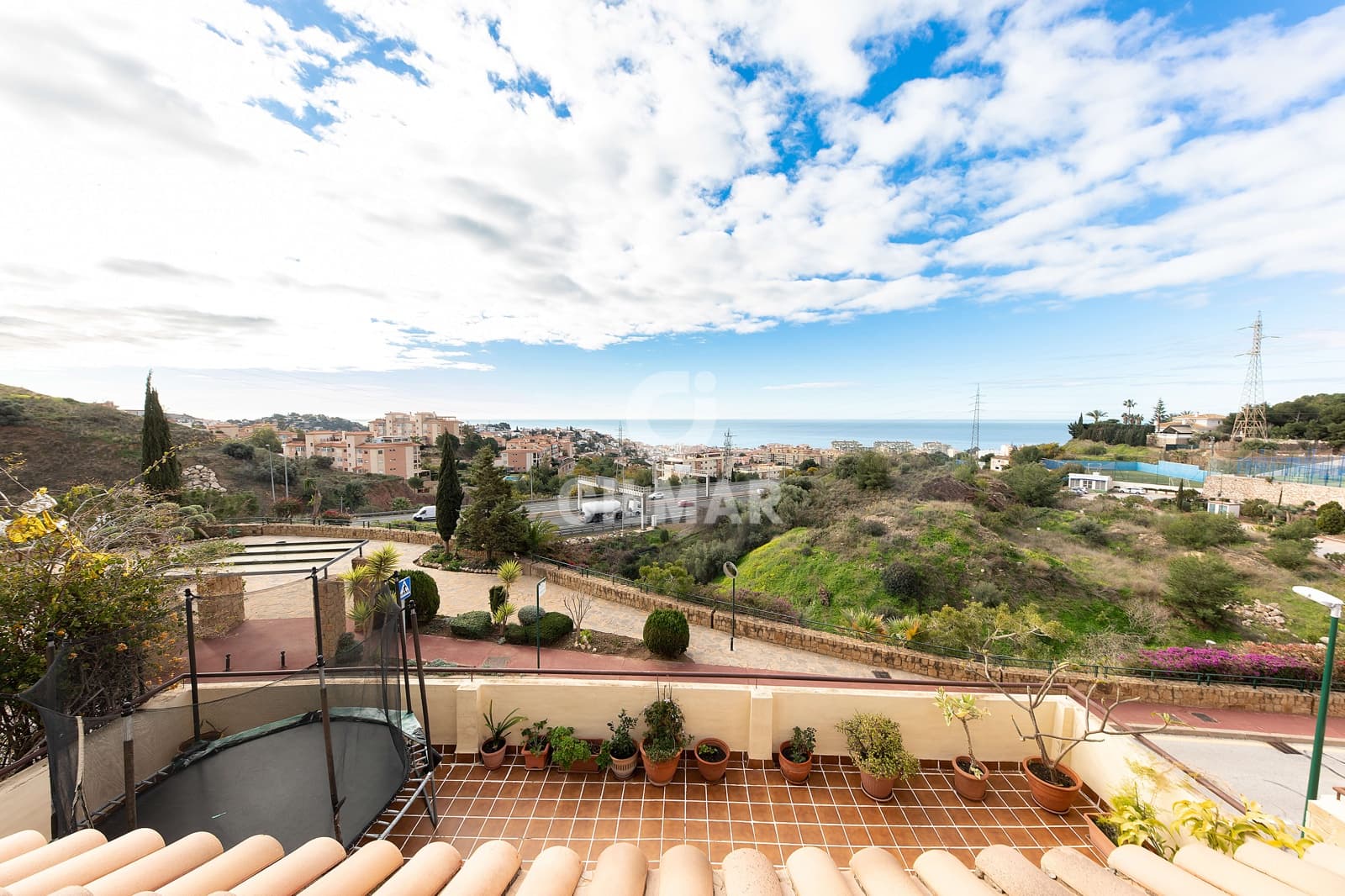 4 soveværelse Semi-Rækkehus til salg i Malaga by med swimmingpool garage - € 875.000 (Ref: 9239372)