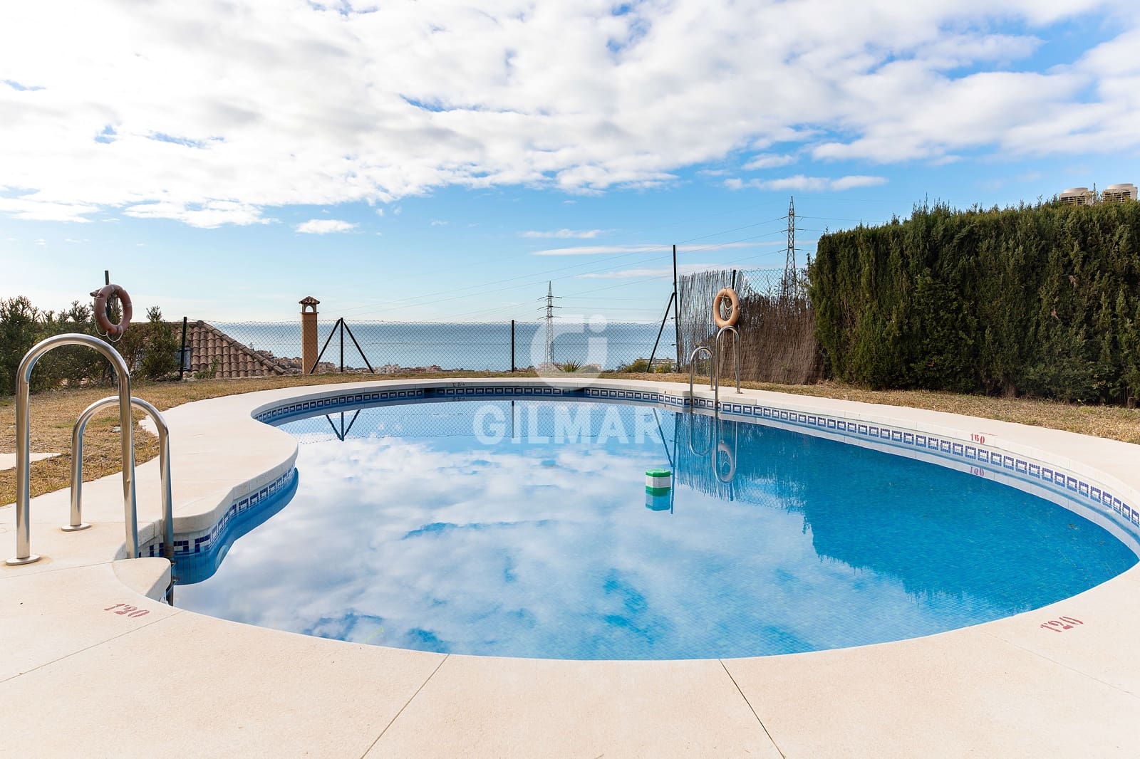 4 soveværelse Semi-Rækkehus til salg i Malaga by med swimmingpool garage - € 875.000 (Ref: 9239372)