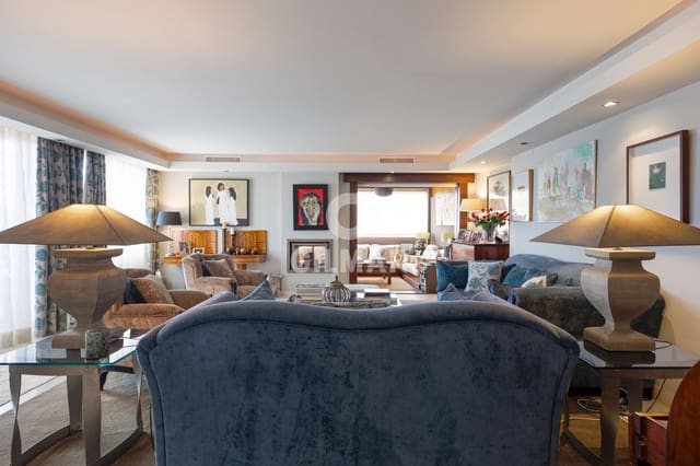 5 makuuhuone Paritalo myytävänä paikassa El Limonar, Málaga kaupunki mukana 
autotalli - 2 500 000 € (Ref: 9239374)