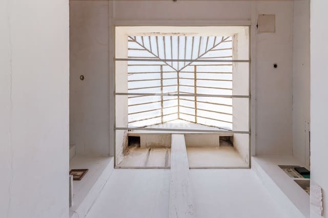 12 bedroom Terraced Villa for sale in San Vicente, Seville city - € 1,100,000 (Ref: 9251526)