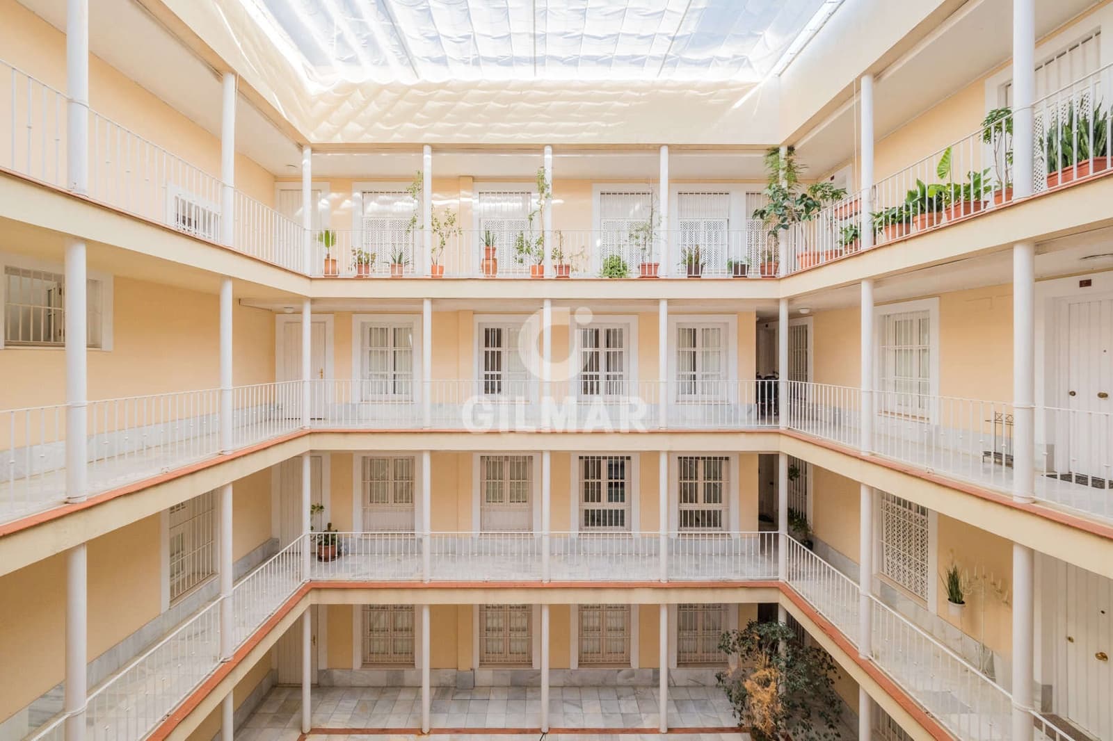 2 soverom Leilighet til salgs i Sevilla by med svømmebasseng garasje - € 415 000 (Ref: 9255896)