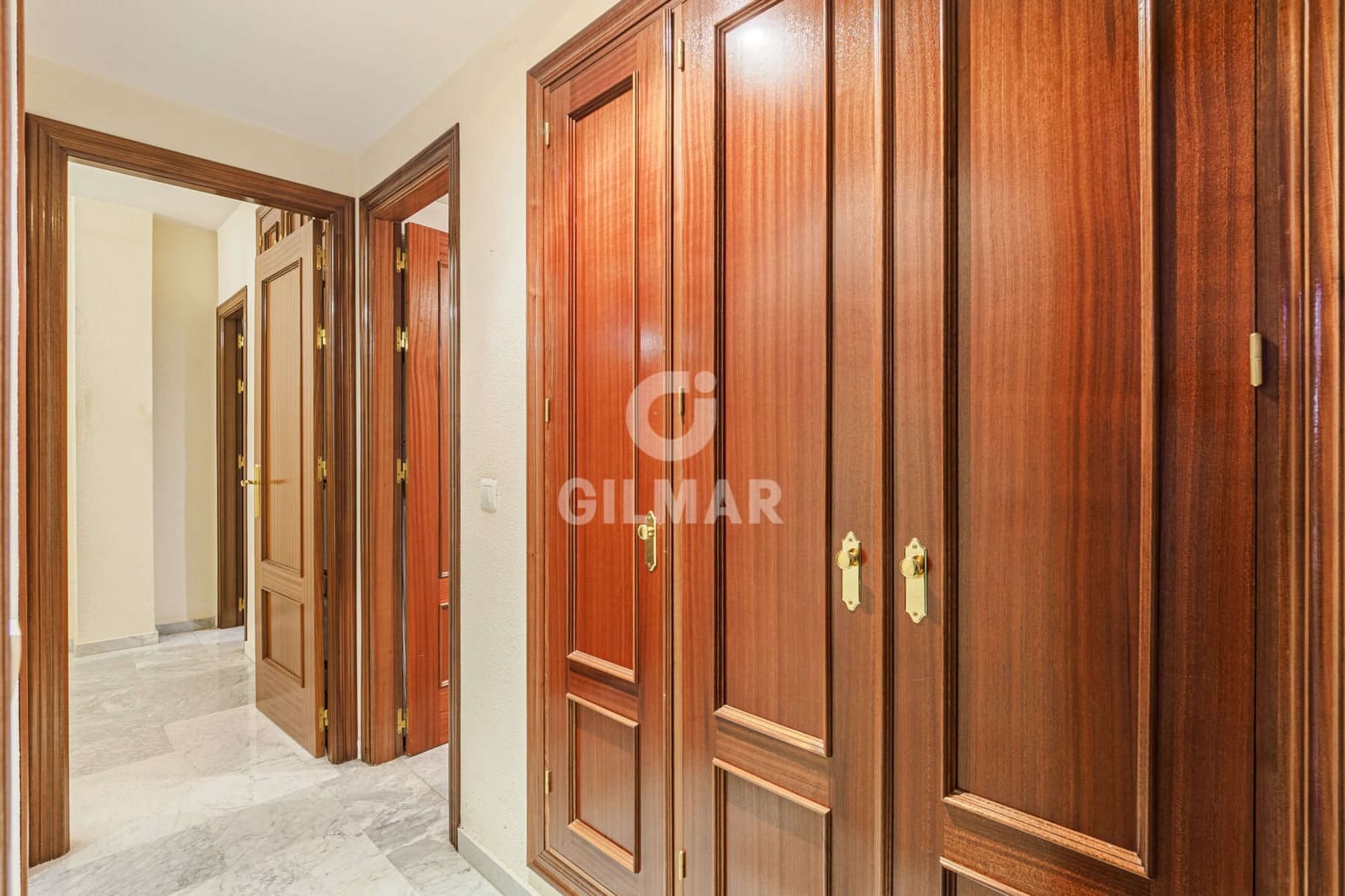 2 soverom Leilighet til salgs i Sevilla by med svømmebasseng garasje - € 415 000 (Ref: 9255896)