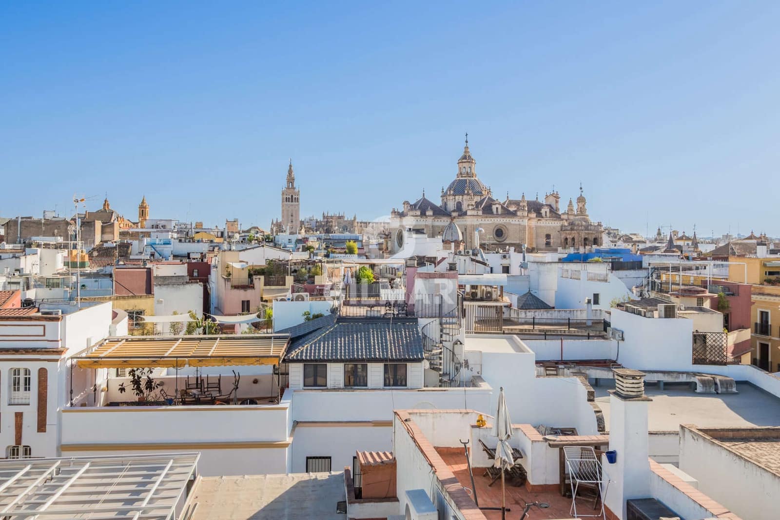 2 soverom Leilighet til salgs i Sevilla by med svømmebasseng garasje - € 415 000 (Ref: 9255896)