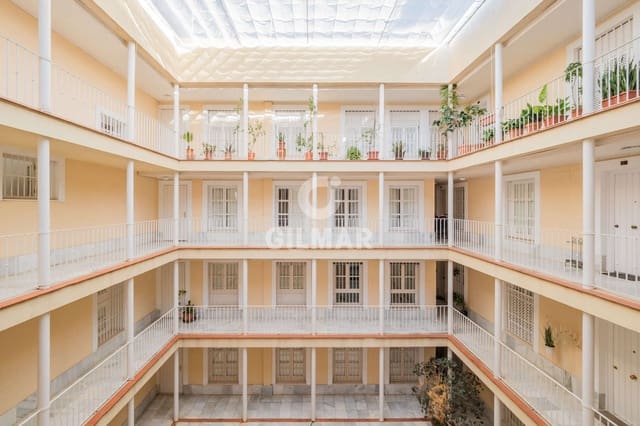 2 bedroom Flat for sale in Alfalfa, Seville city with pool garage - € 415,000 (Ref: 9255896)