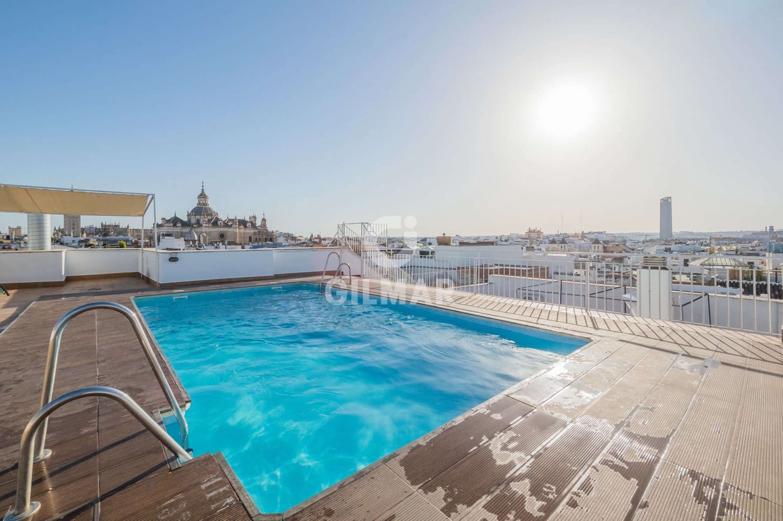 2 soverom Leilighet til salgs i Sevilla by med svømmebasseng garasje - € 415 000 (Ref: 9255896)