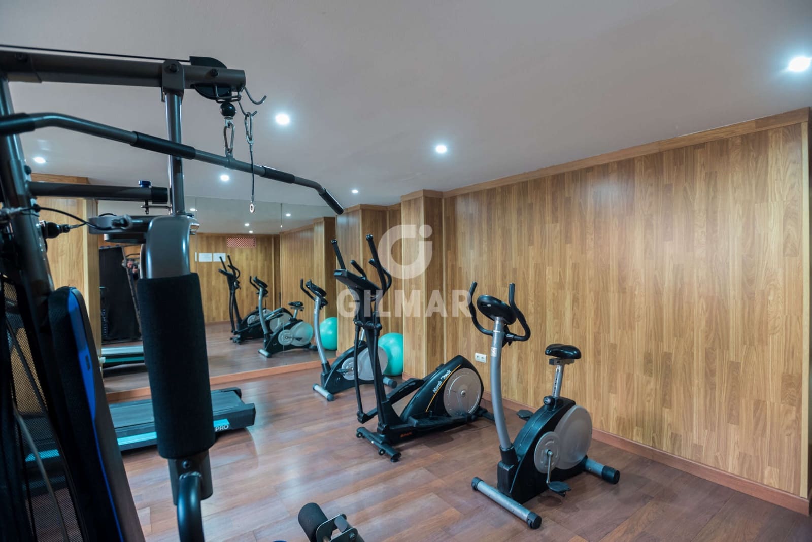 2 bedroom Flat for sale in Elviria with pool garage - € 580,000 (Ref: 9256317)