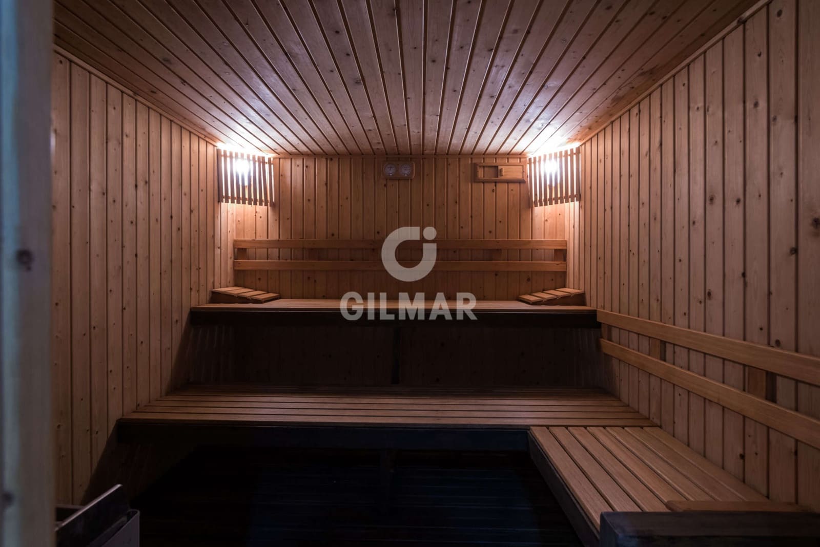 2 bedroom Flat for sale in Elviria with pool garage - € 580,000 (Ref: 9256317)