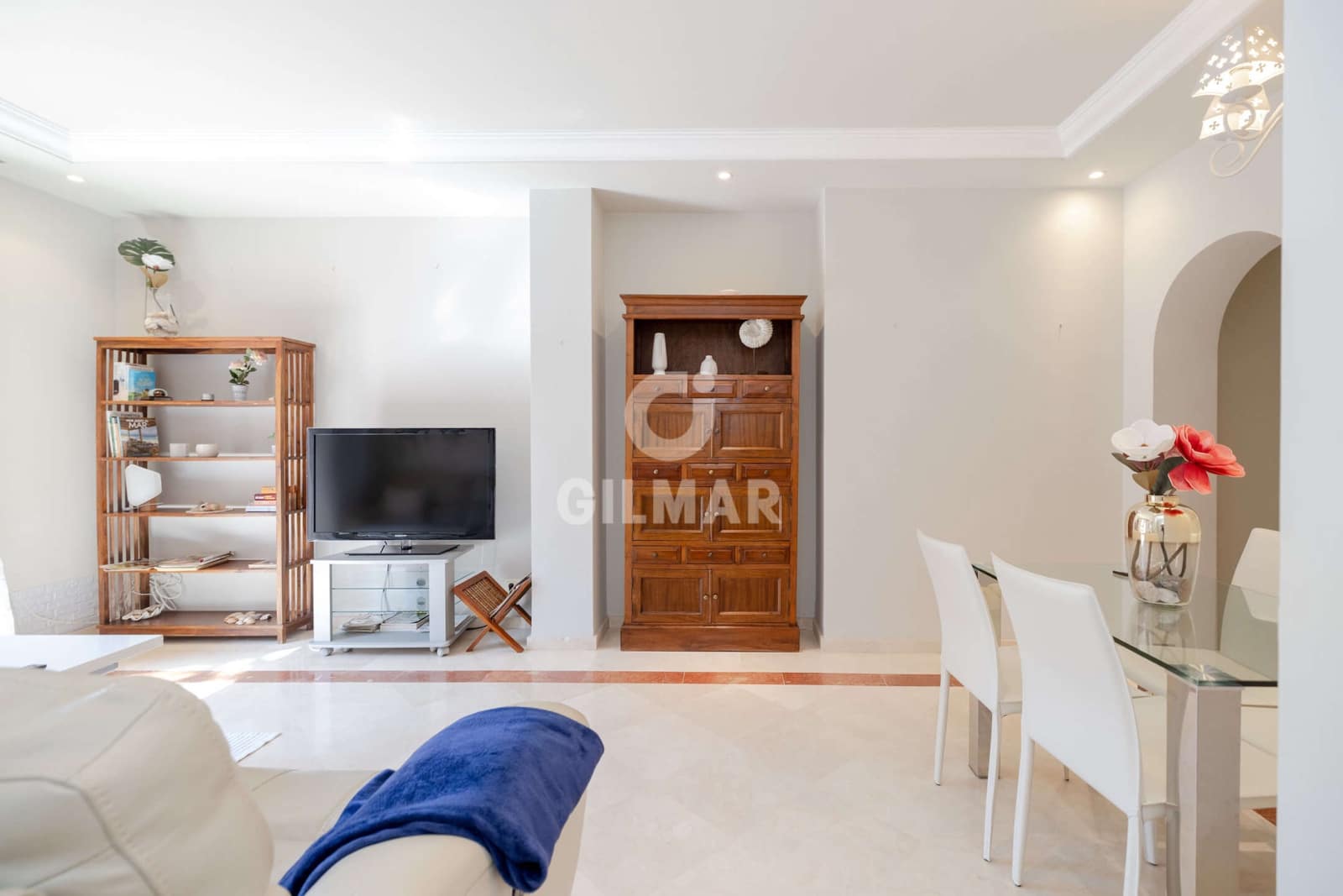 2 bedroom Flat for sale in Elviria with pool garage - € 580,000 (Ref: 9256317)