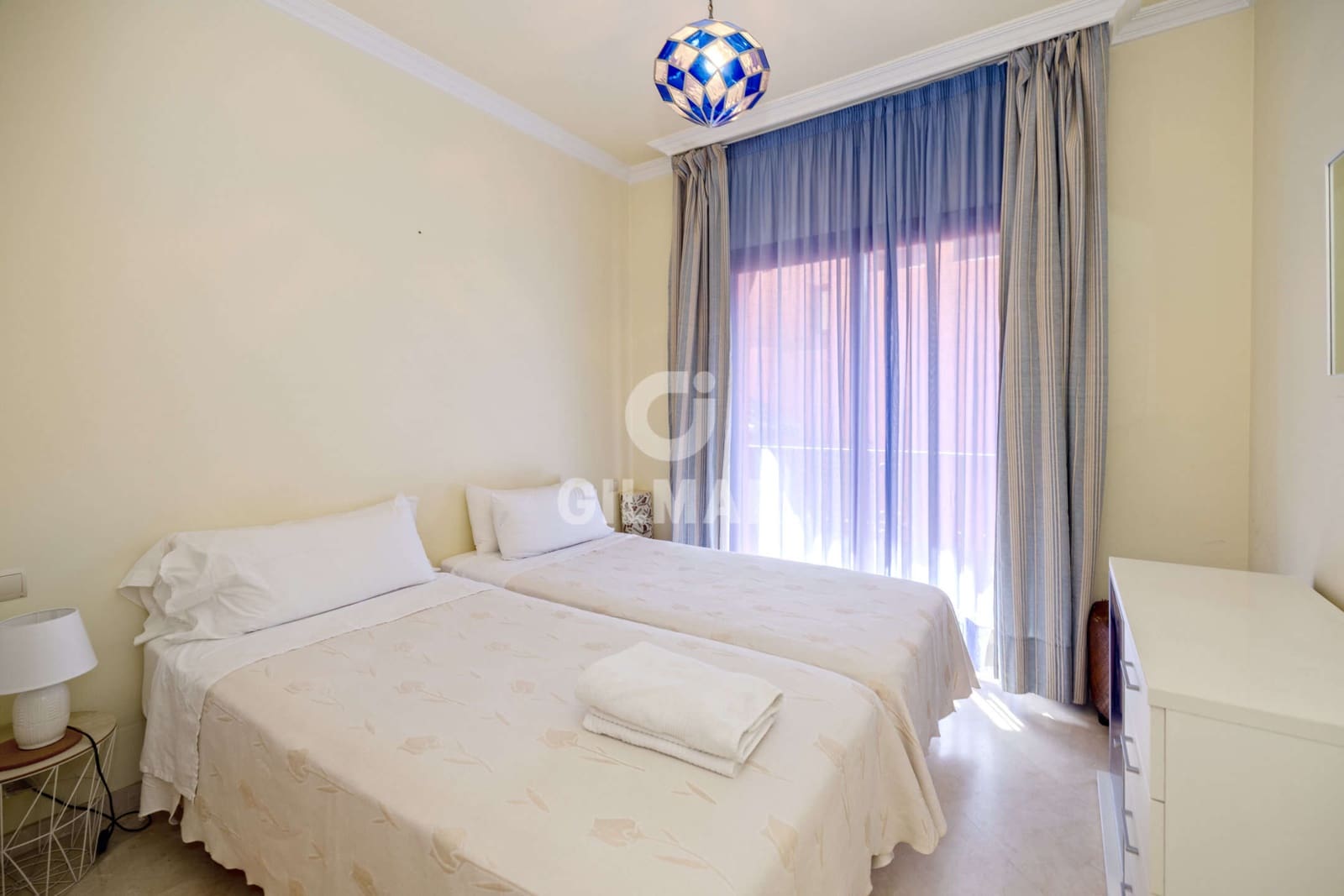 2 bedroom Flat for sale in Elviria with pool garage - € 580,000 (Ref: 9256317)