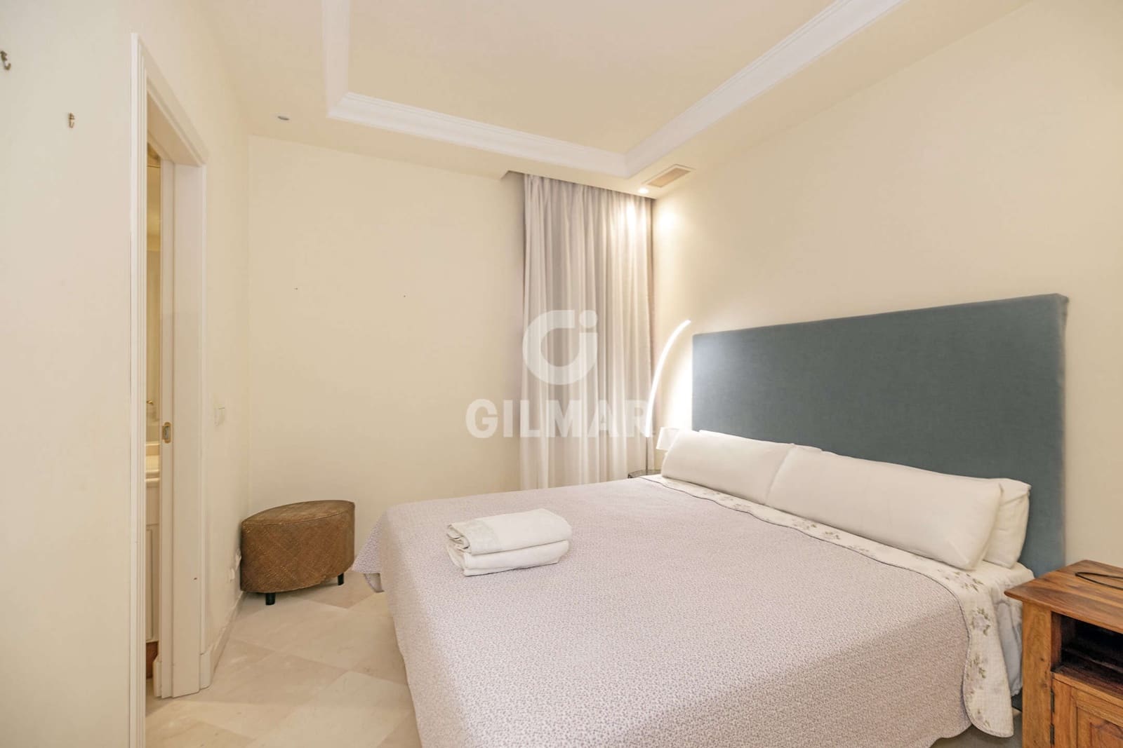 2 bedroom Flat for sale in Elviria with pool garage - € 580,000 (Ref: 9256317)