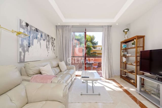 2 bedroom Flat for sale in Elviria, Marbella with pool garage - € 580,000 (Ref: 9256317)