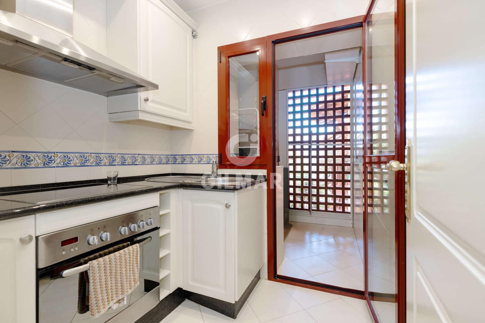 2 bedroom Flat for sale in Elviria with pool garage - € 580,000 (Ref: 9256317)