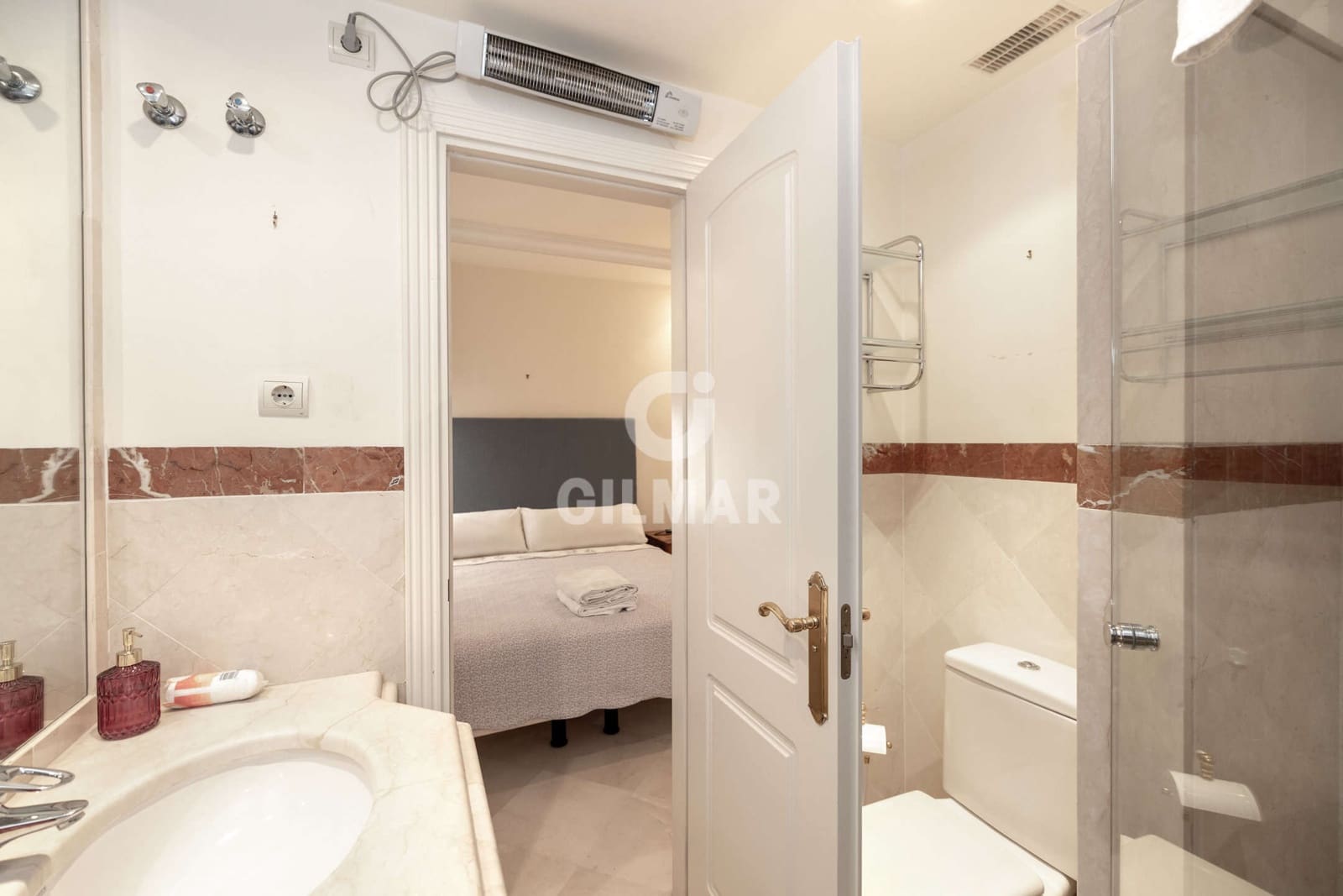 2 bedroom Flat for sale in Elviria with pool garage - € 580,000 (Ref: 9256317)