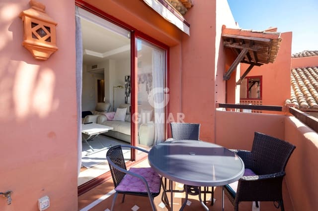 2 bedroom Flat for sale in Elviria, Marbella with pool garage - € 580,000 (Ref: 9256317)