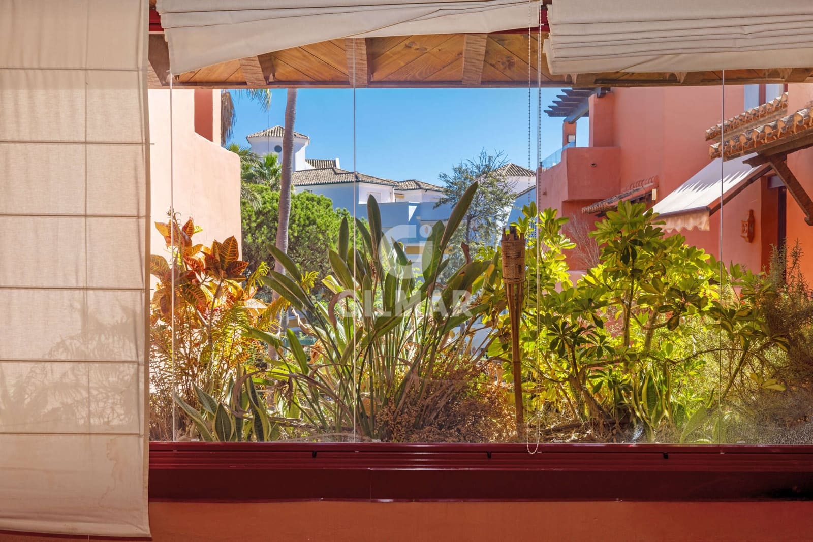 2 bedroom Flat for sale in Elviria with pool garage - € 580,000 (Ref: 9256317)