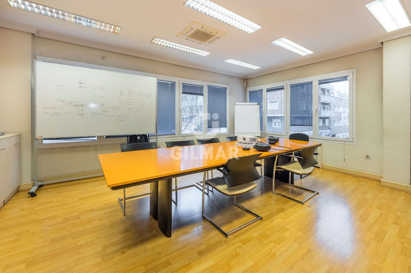Office for sale in Madrid city - € 1,500,000 (Ref: 9258180)