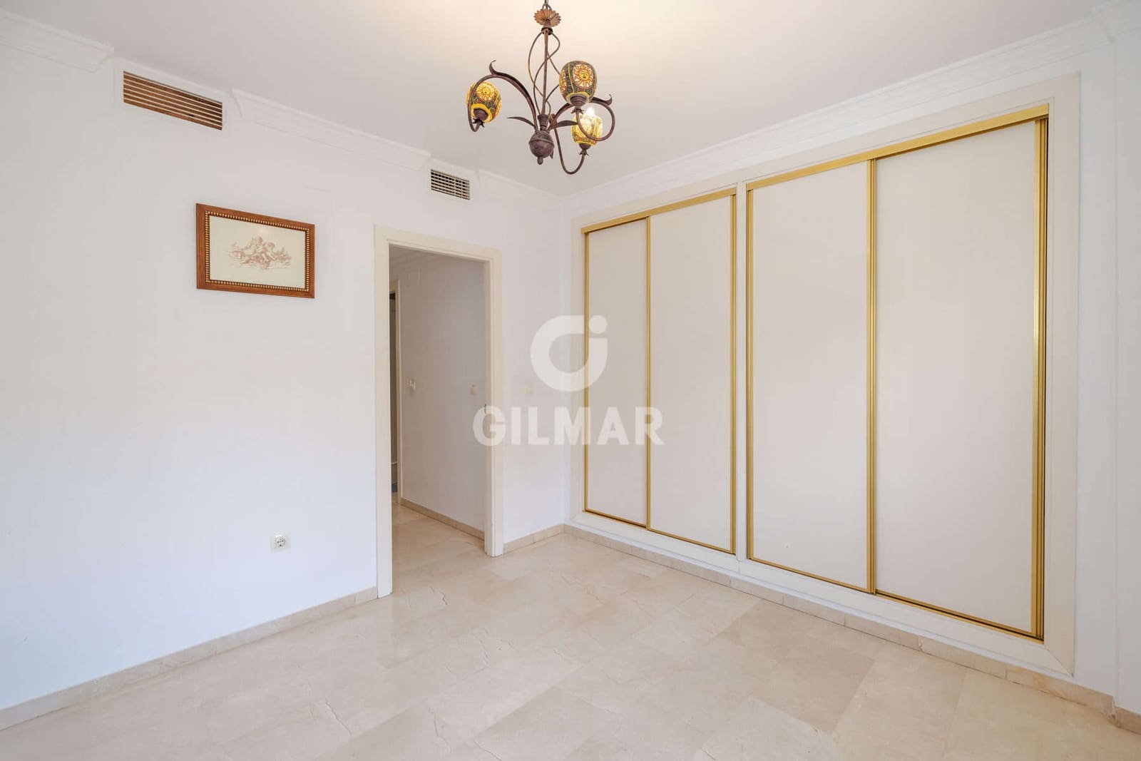 3 chambre Penthouse à vendre à Estepona avec piscine garage - 459 000 € (Ref: 9263478)