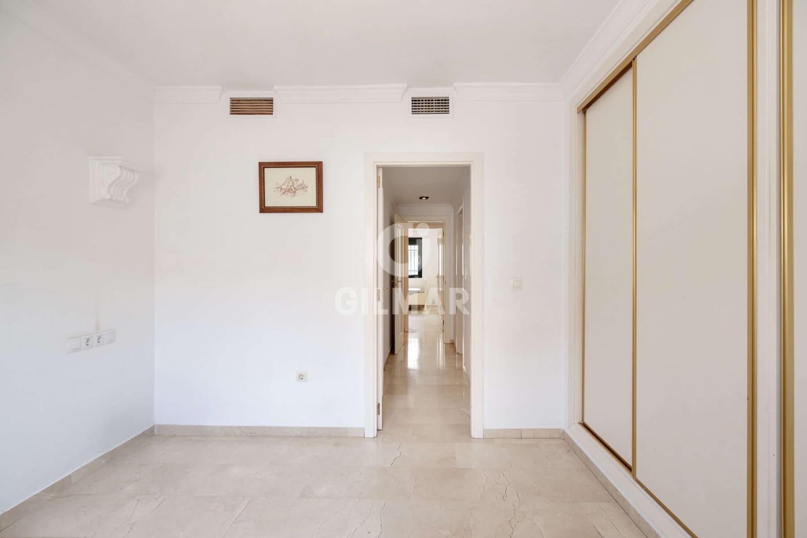 3 chambre Penthouse à vendre à Estepona avec piscine garage - 459 000 € (Ref: 9263478)