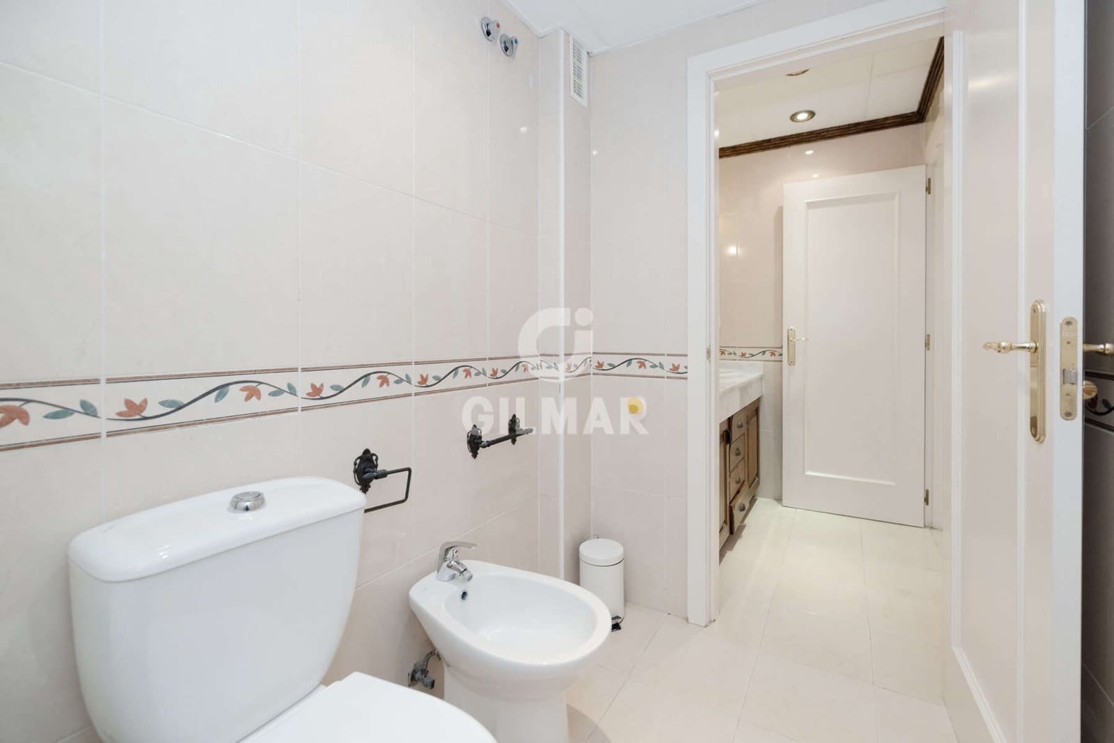 3 chambre Penthouse à vendre à Estepona avec piscine garage - 459 000 € (Ref: 9263478)