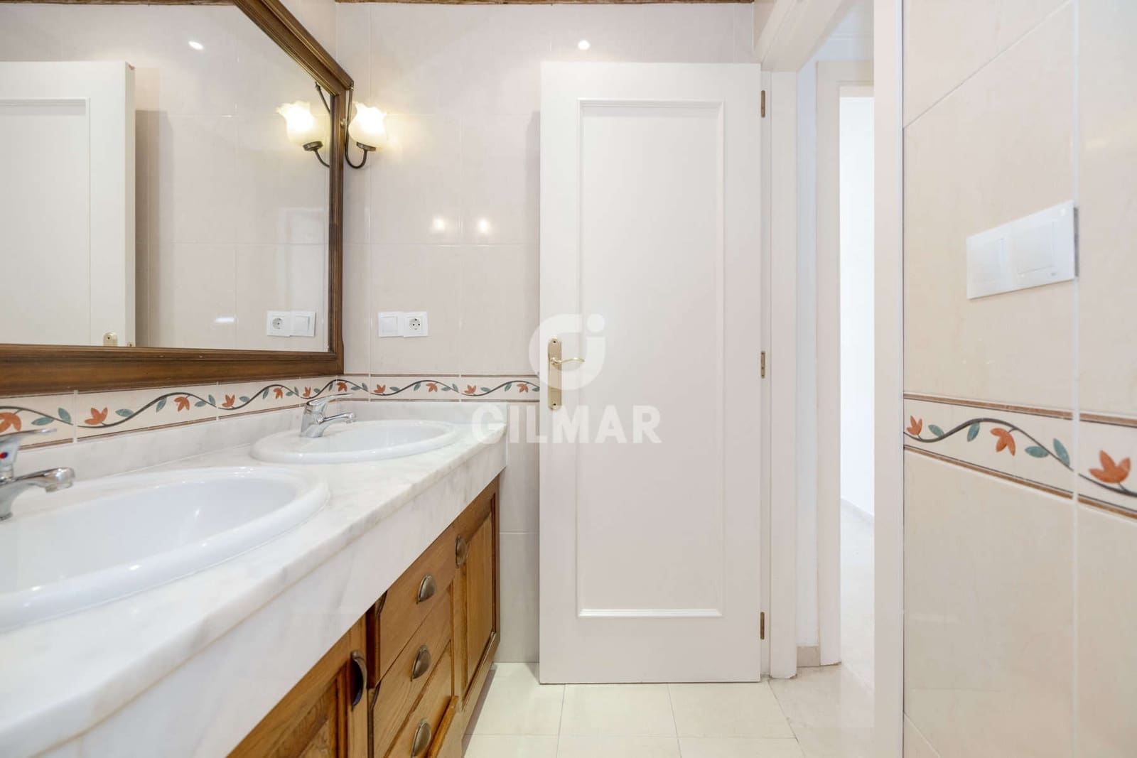 3 chambre Penthouse à vendre à Estepona avec piscine garage - 459 000 € (Ref: 9263478)