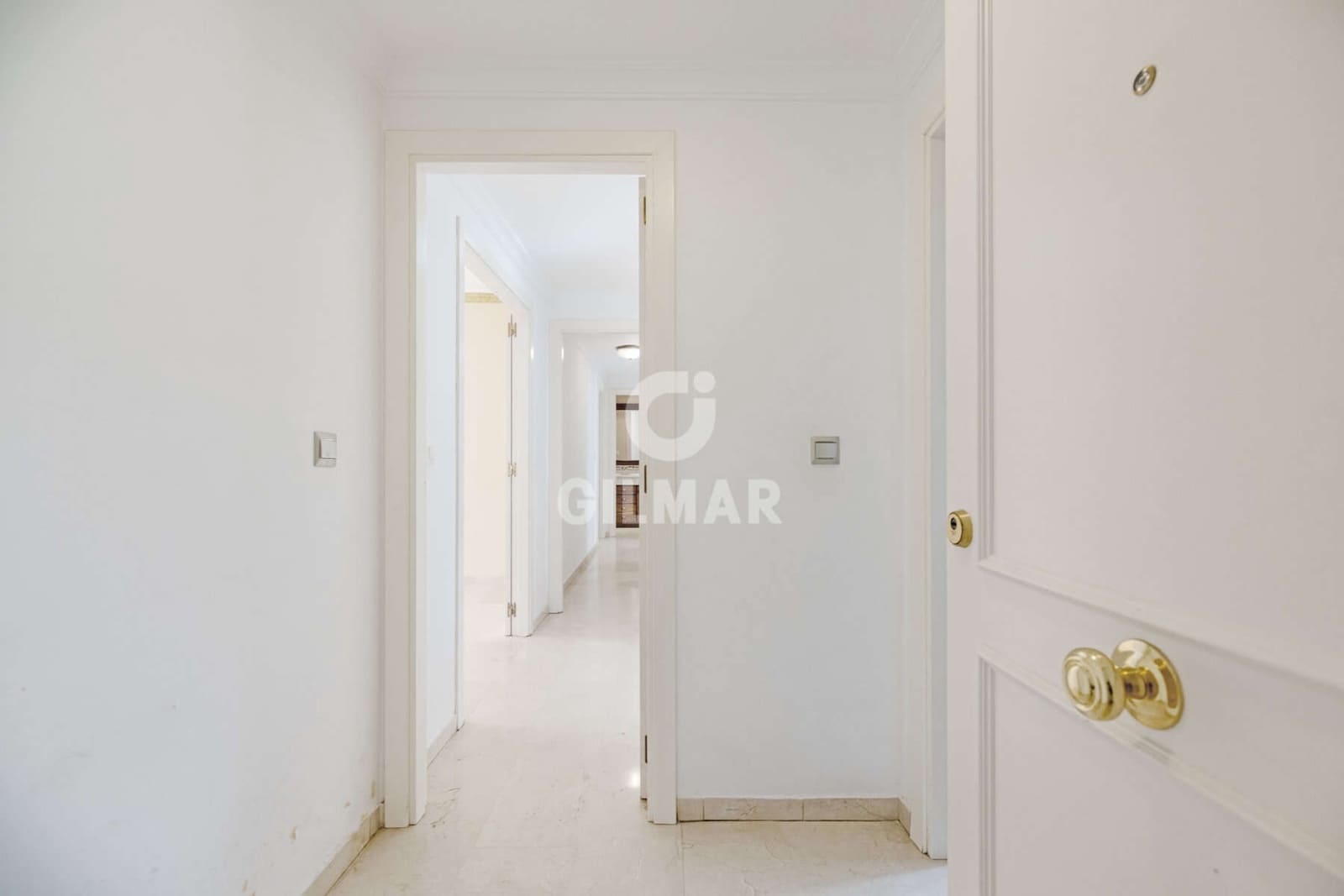 3 chambre Penthouse à vendre à Estepona avec piscine garage - 459 000 € (Ref: 9263478)