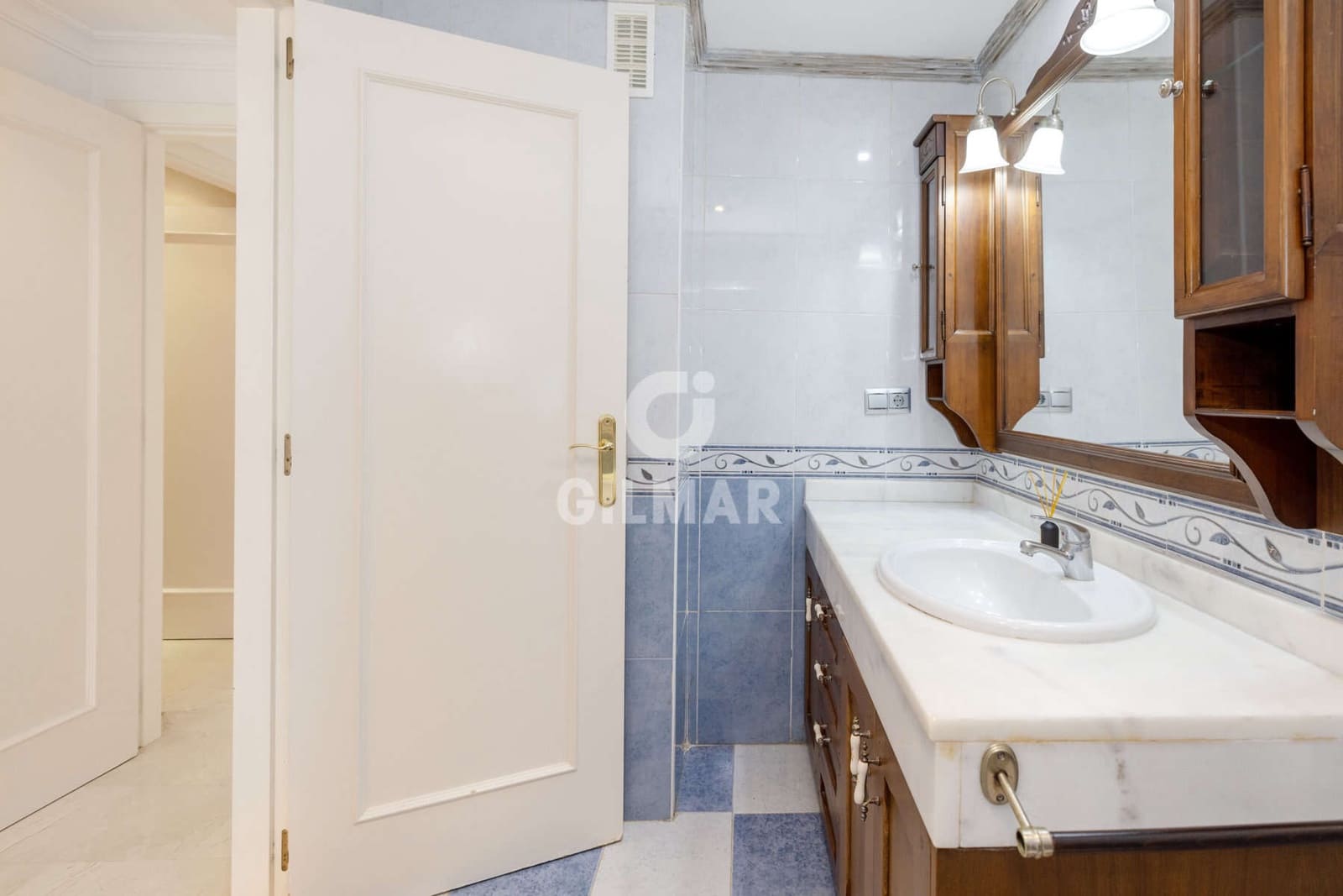 3 chambre Penthouse à vendre à Estepona avec piscine garage - 459 000 € (Ref: 9263478)