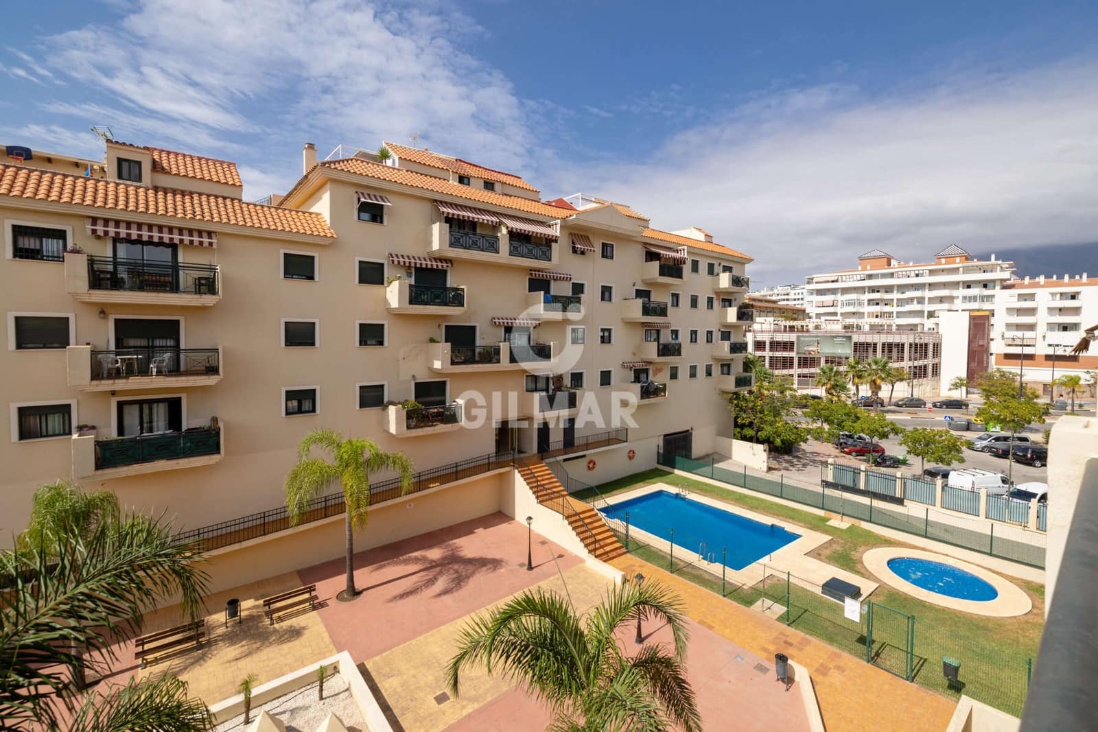 3 chambre Penthouse à vendre à Estepona avec piscine garage - 459 000 € (Ref: 9263478)