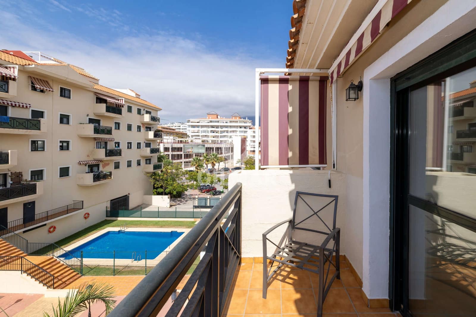 3 chambre Penthouse à vendre à Estepona avec piscine garage - 459 000 € (Ref: 9263478)
