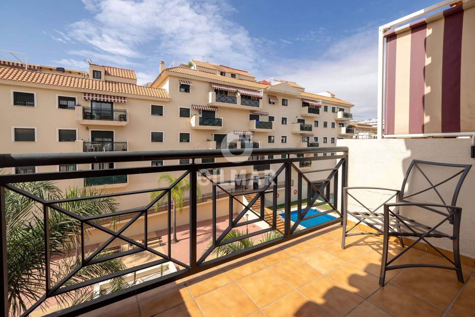 3 chambre Penthouse à vendre à Estepona avec piscine garage - 459 000 € (Ref: 9263478)