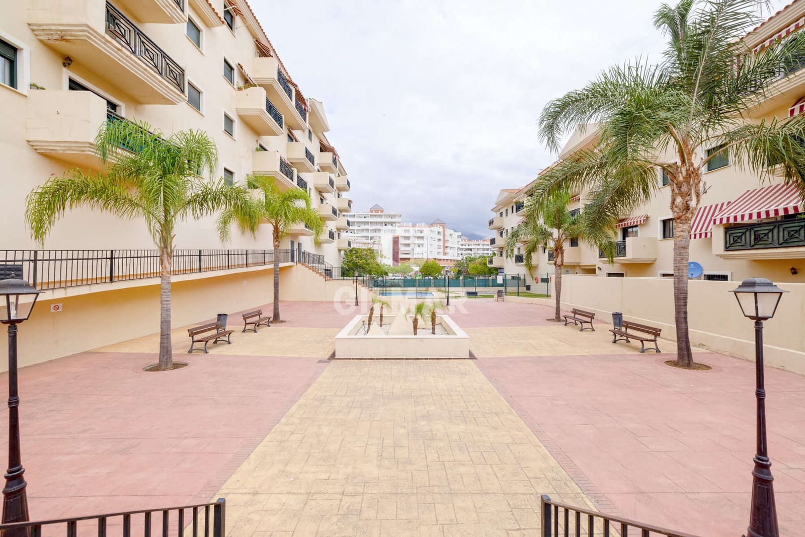 3 chambre Penthouse à vendre à Estepona avec piscine garage - 459 000 € (Ref: 9263478)