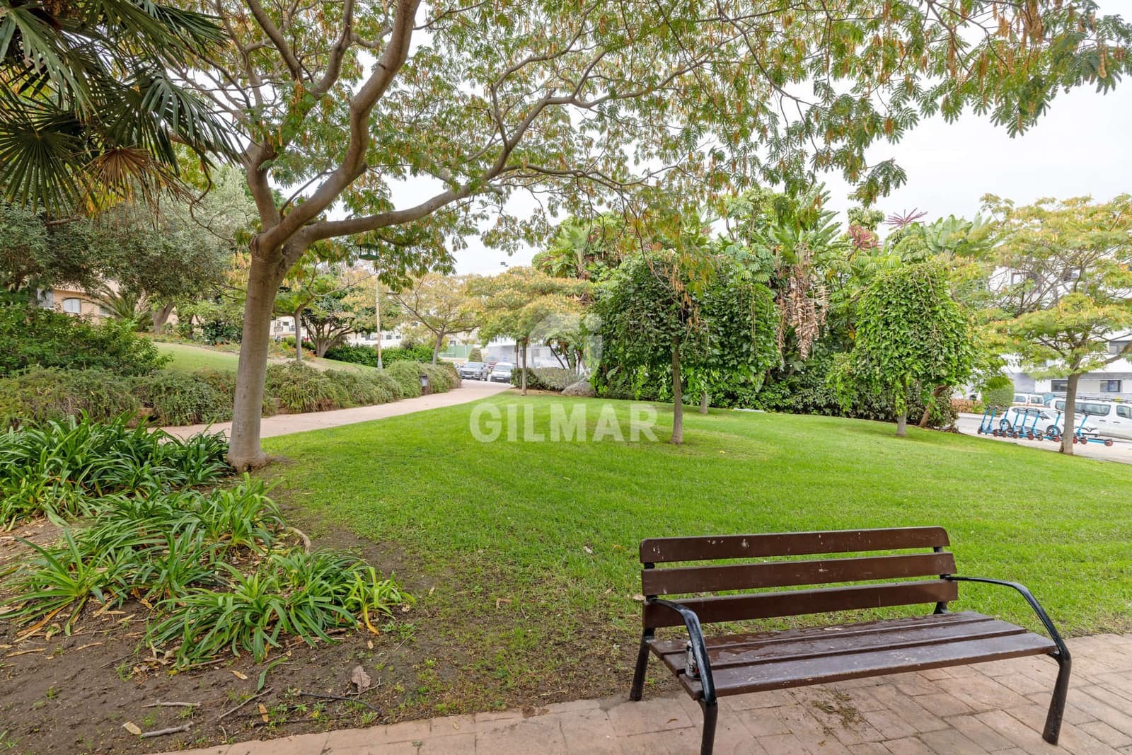 3 chambre Penthouse à vendre à Estepona avec piscine garage - 459 000 € (Ref: 9263478)