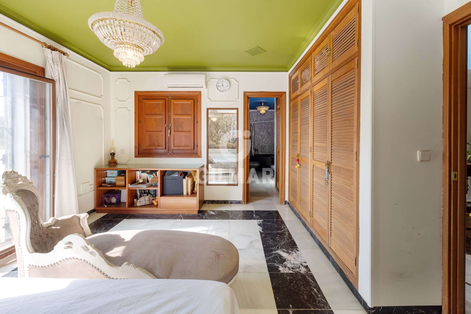 6 sypialnia Willa na sprzedaż w Estepona z basenem - 1 250 000 € (Ref: 9270620)