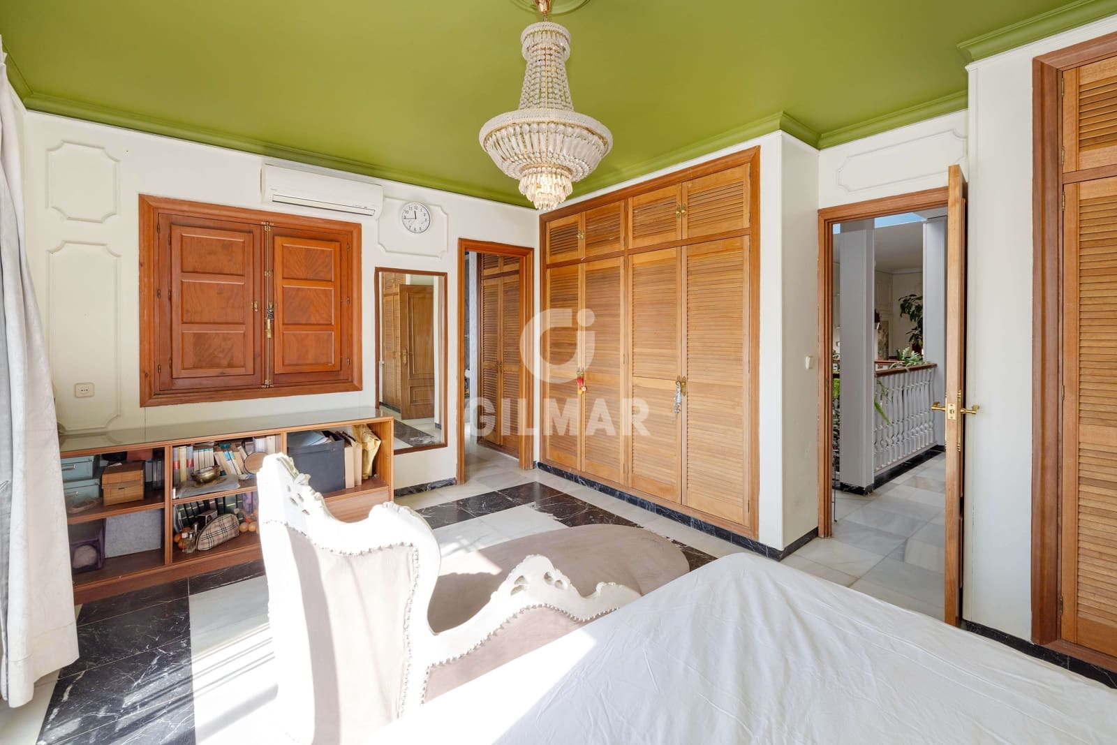 6 sypialnia Willa na sprzedaż w Estepona z basenem - 1 250 000 € (Ref: 9270620)