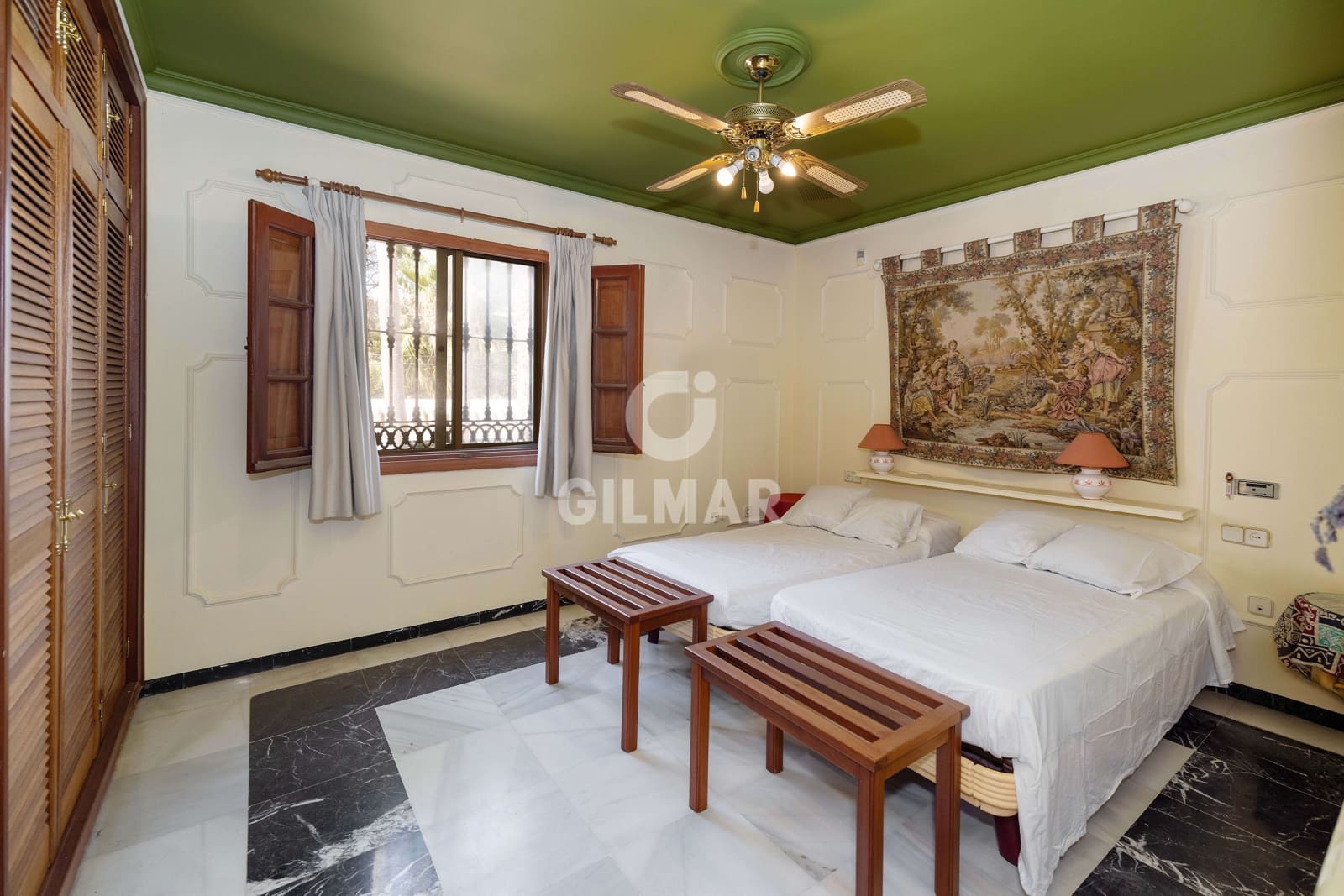 6 sypialnia Willa na sprzedaż w Estepona z basenem - 1 250 000 € (Ref: 9270620)