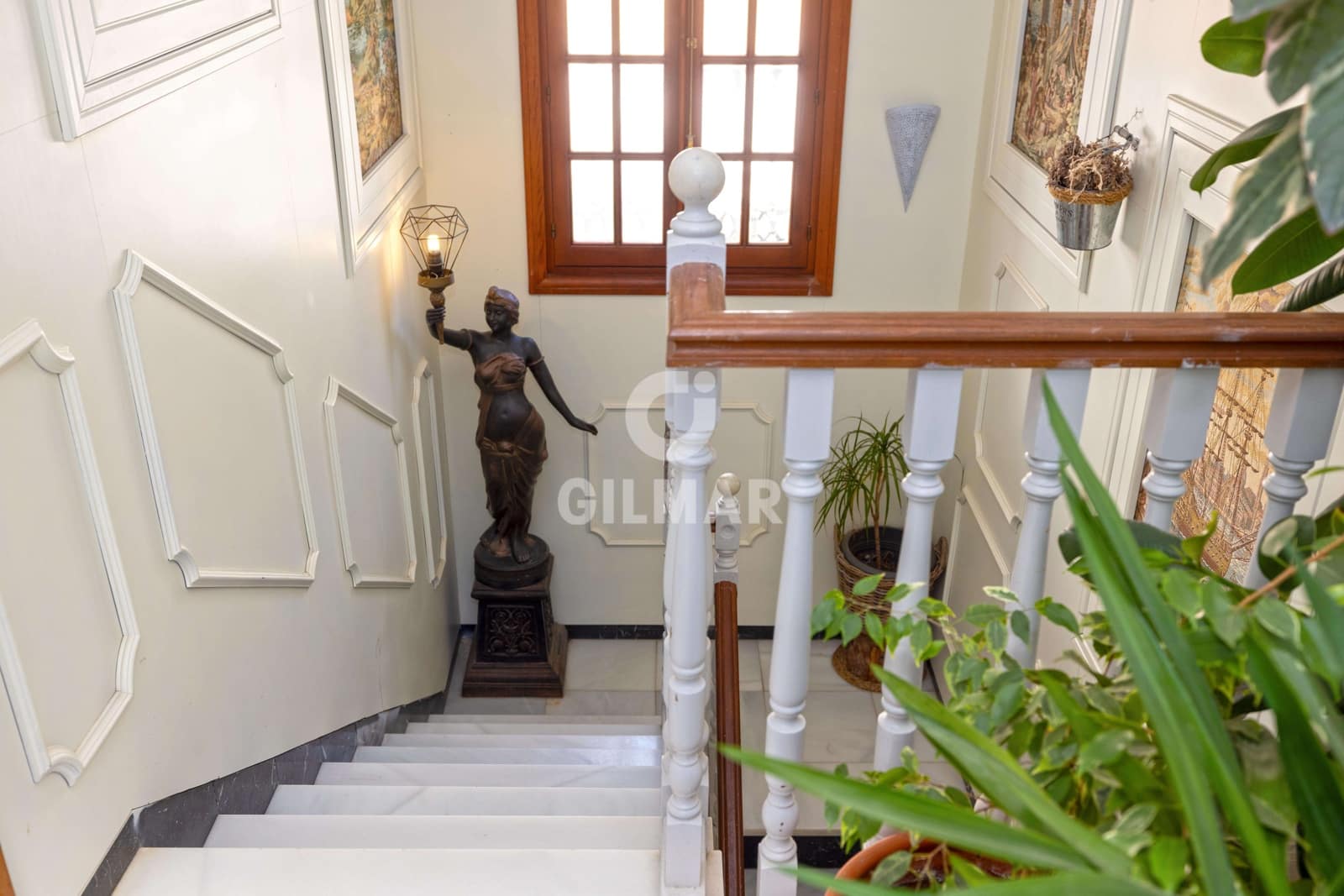 6 sypialnia Willa na sprzedaż w Estepona z basenem - 1 250 000 € (Ref: 9270620)