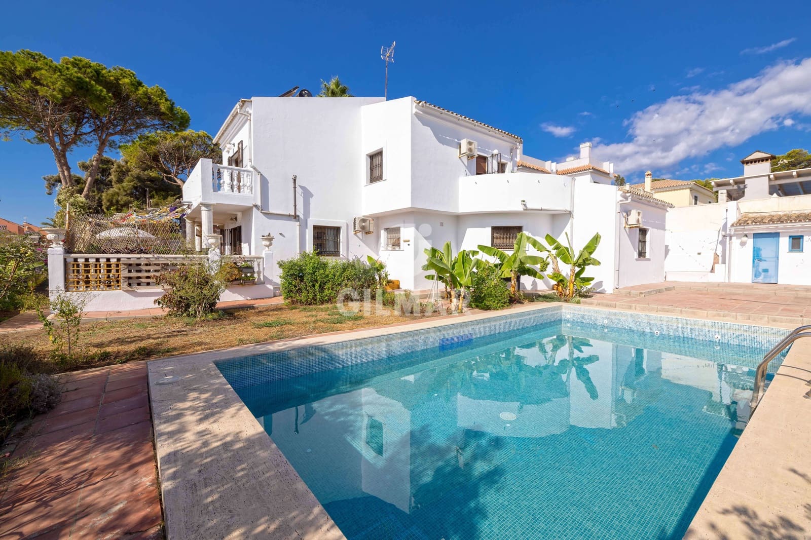 6 sypialnia Willa na sprzedaż w Estepona z basenem - 1 250 000 € (Ref: 9270620)