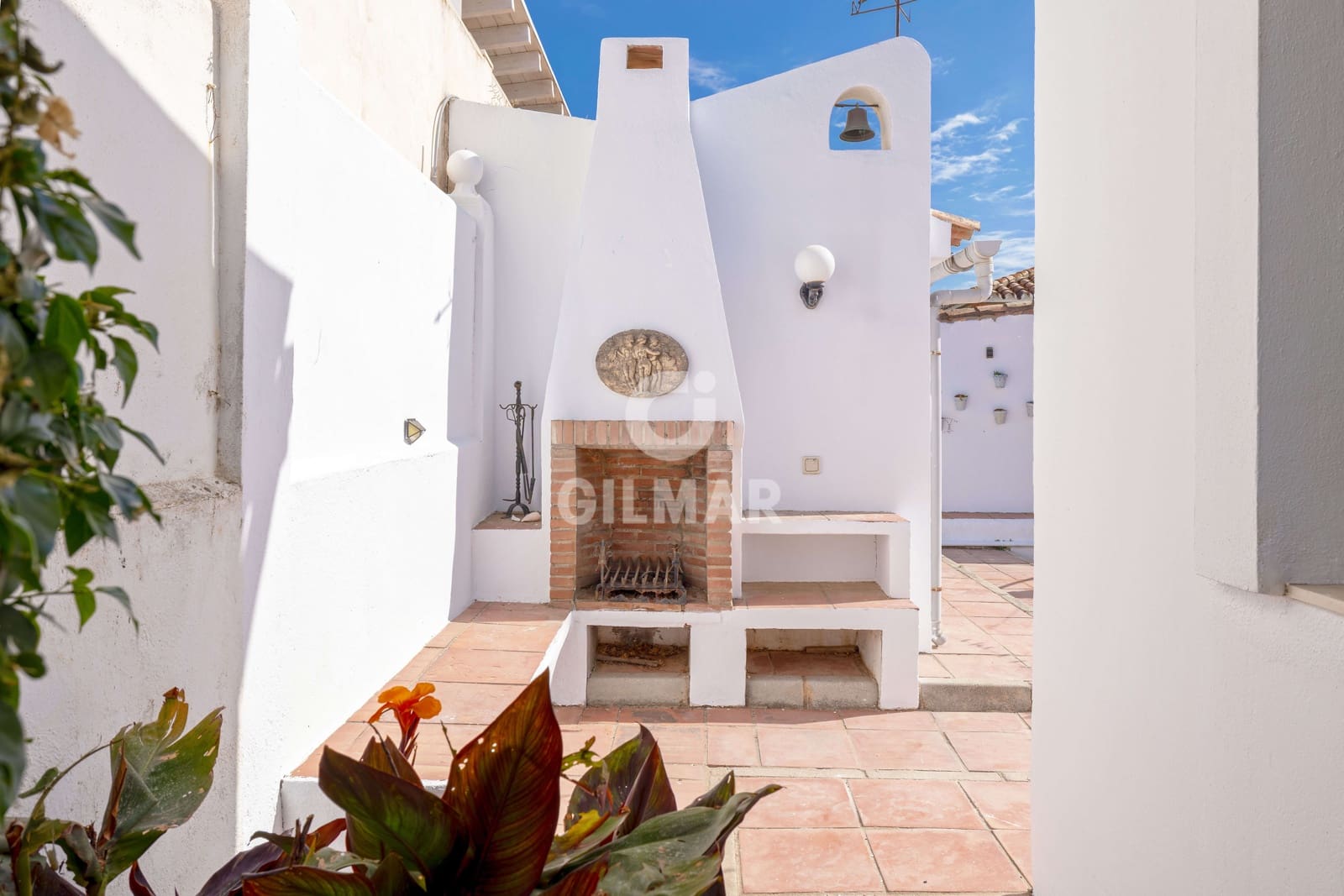 6 sypialnia Willa na sprzedaż w Estepona z basenem - 1 250 000 € (Ref: 9270620)