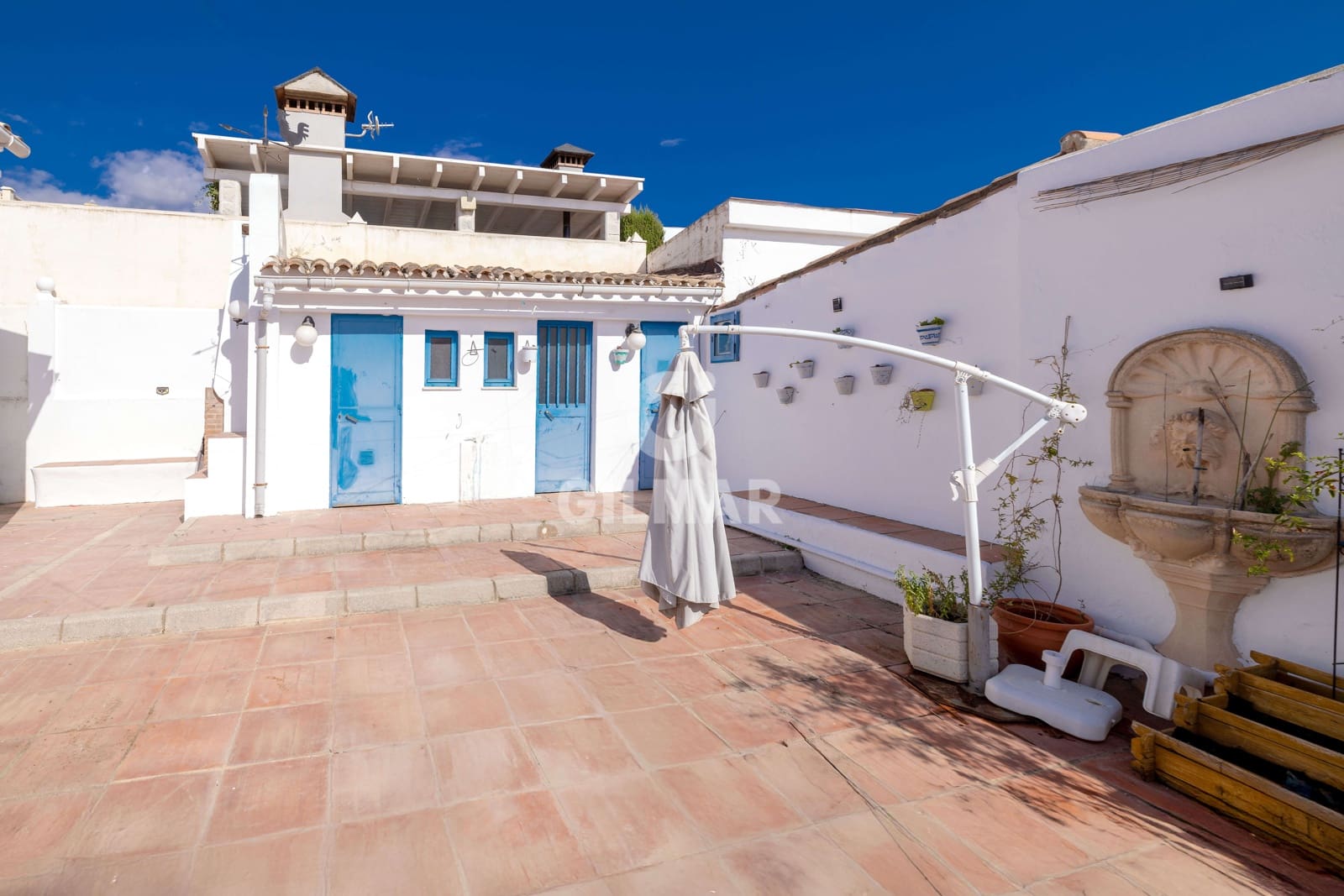 6 sypialnia Willa na sprzedaż w Estepona z basenem - 1 250 000 € (Ref: 9270620)