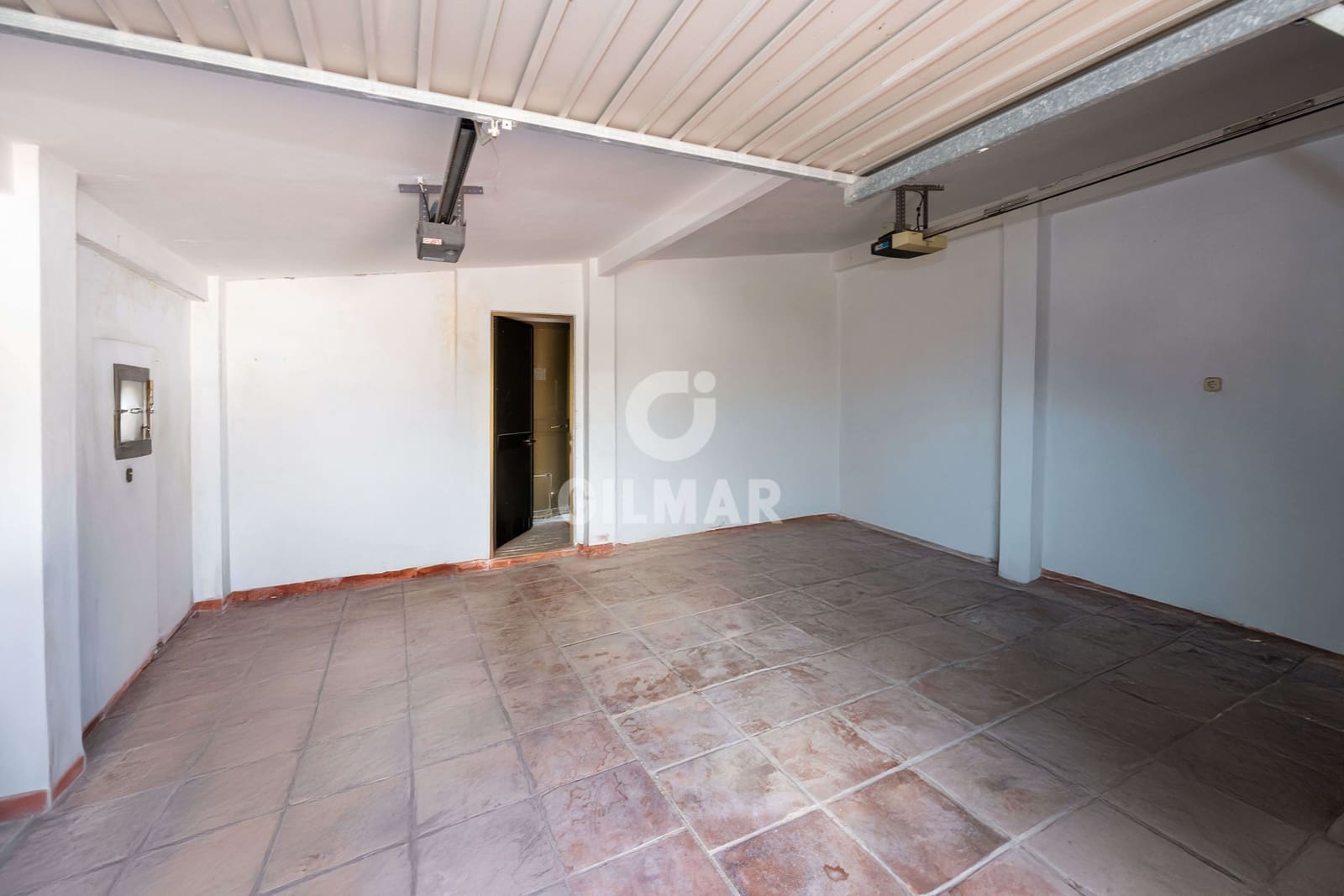 6 sypialnia Willa na sprzedaż w Estepona z basenem - 1 250 000 € (Ref: 9270620)