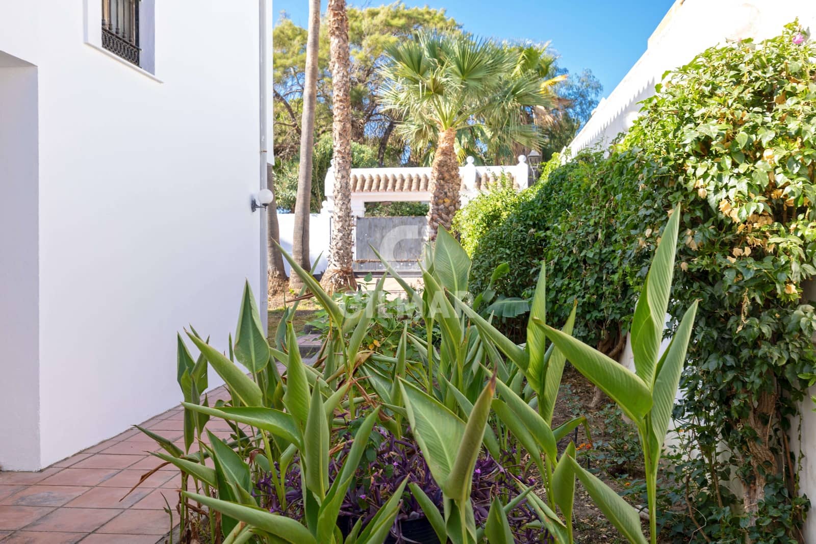 6 sypialnia Willa na sprzedaż w Estepona z basenem - 1 250 000 € (Ref: 9270620)