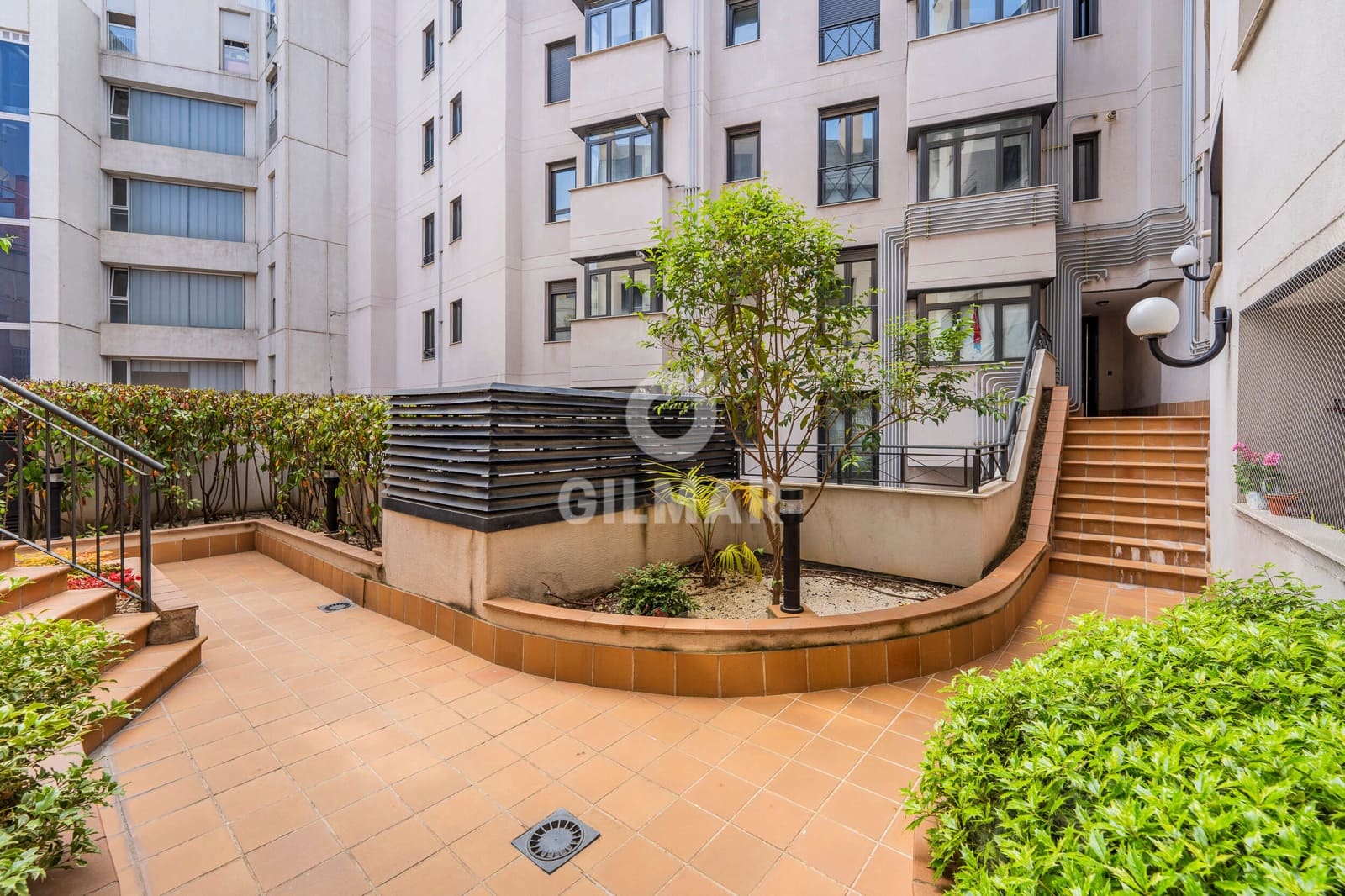 2 soveværelse Lejlighed til salg i Madrid by med garage - € 795.000 (Ref: 9272916)