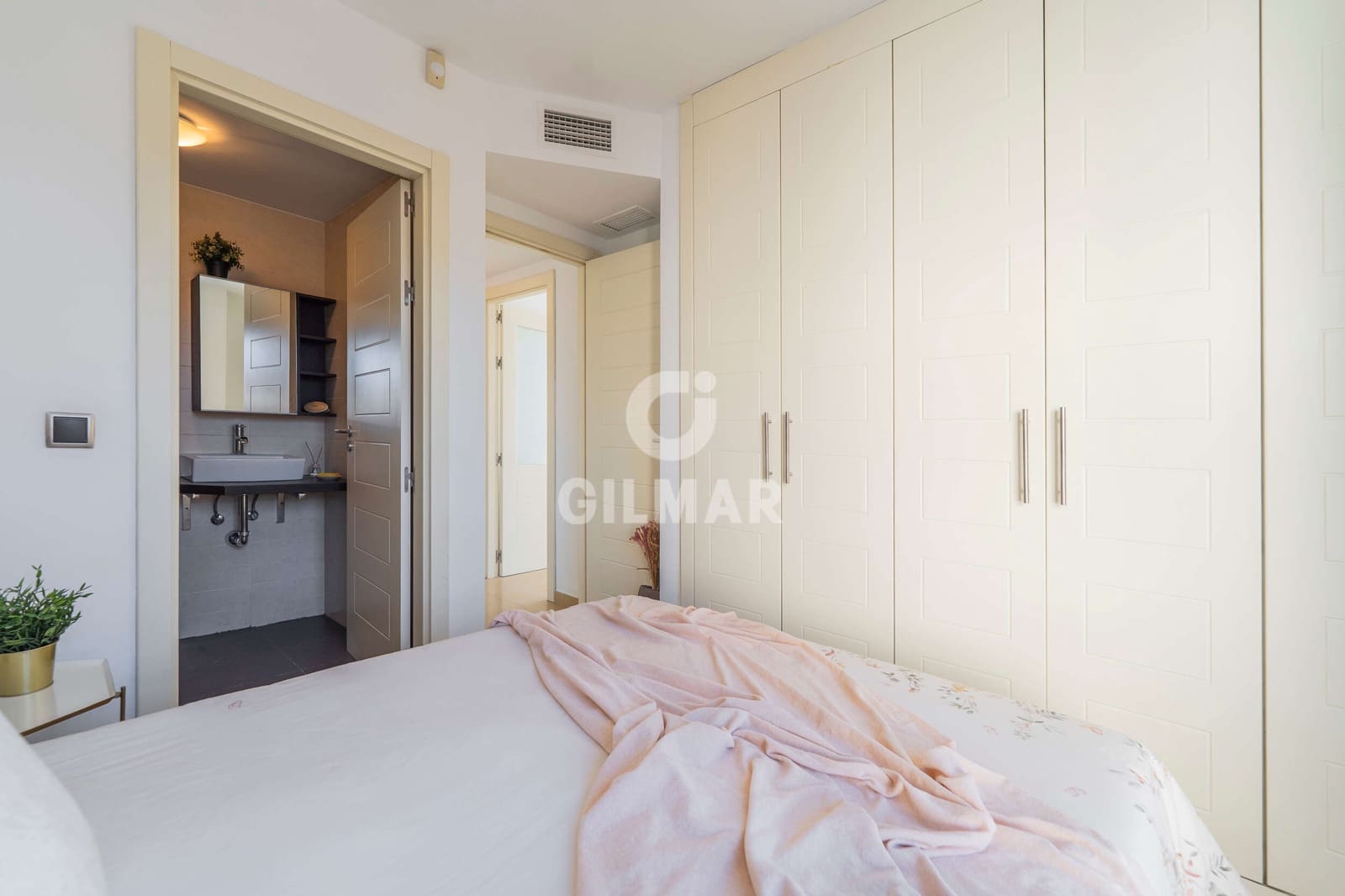 2 soveværelse Lejlighed til salg i Madrid by med garage - € 795.000 (Ref: 9272916)