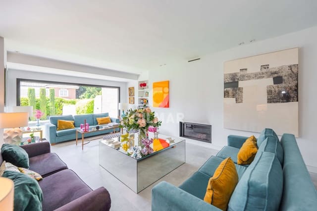 6 makuuhuone Rivitalo myytävänä paikassa Aravaca, Madrid kaupunki mukana uima-altaan 
autotalli - 2 100 000 € (Ref: 9273190)