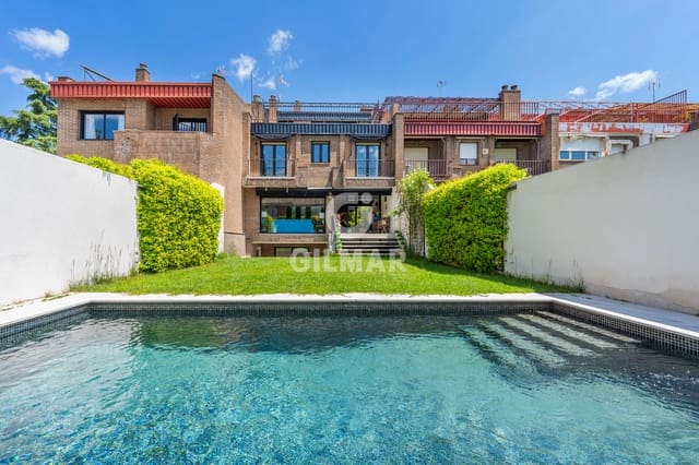 6 makuuhuone Rivitalo myytävänä paikassa Aravaca, Madrid kaupunki mukana uima-altaan 
autotalli - 2 100 000 € (Ref: 9273190)