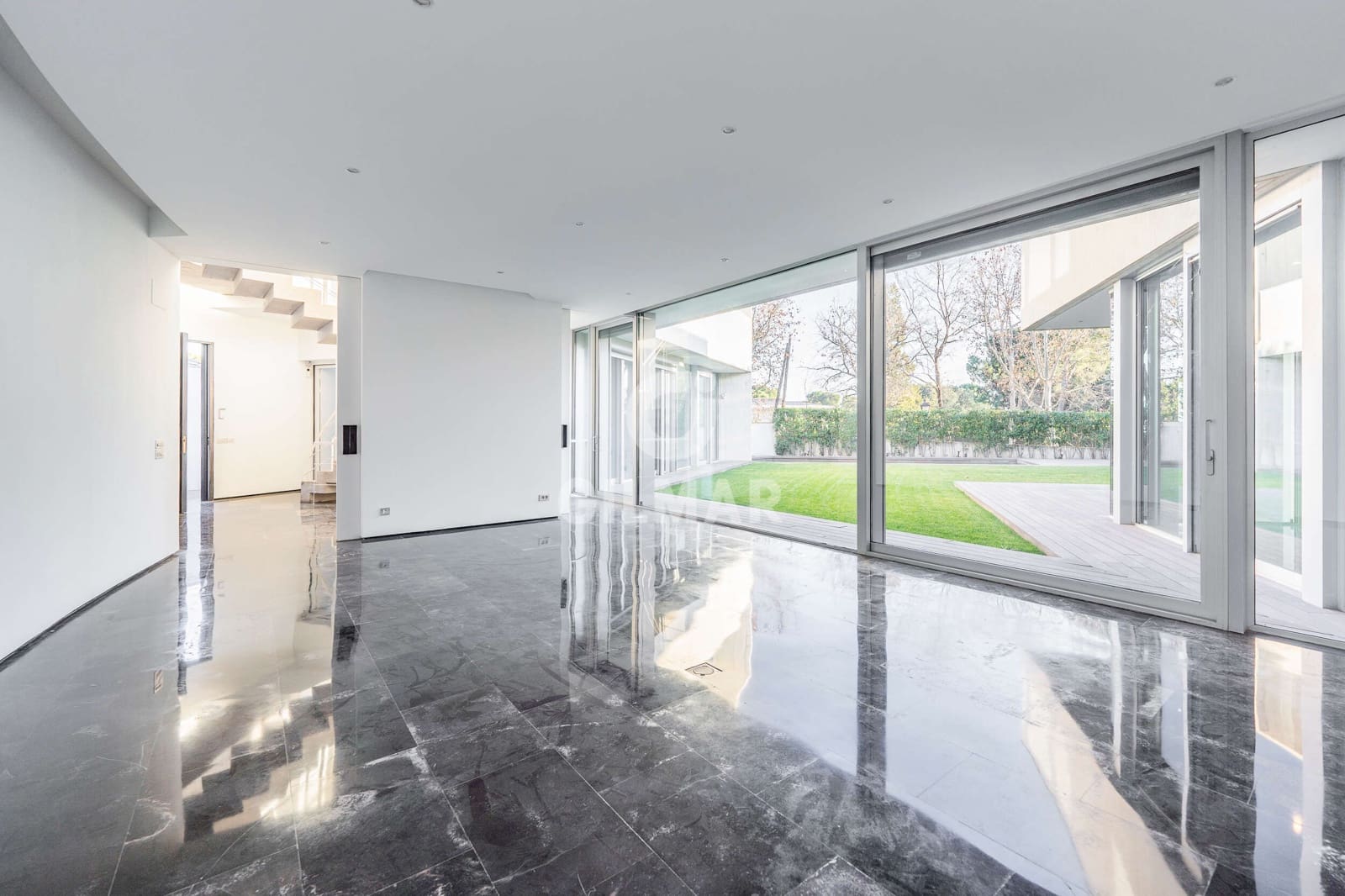 6 bedroom Villa for sale in Madrid city with pool garage - € 3,100,000 (Ref: 9273191)