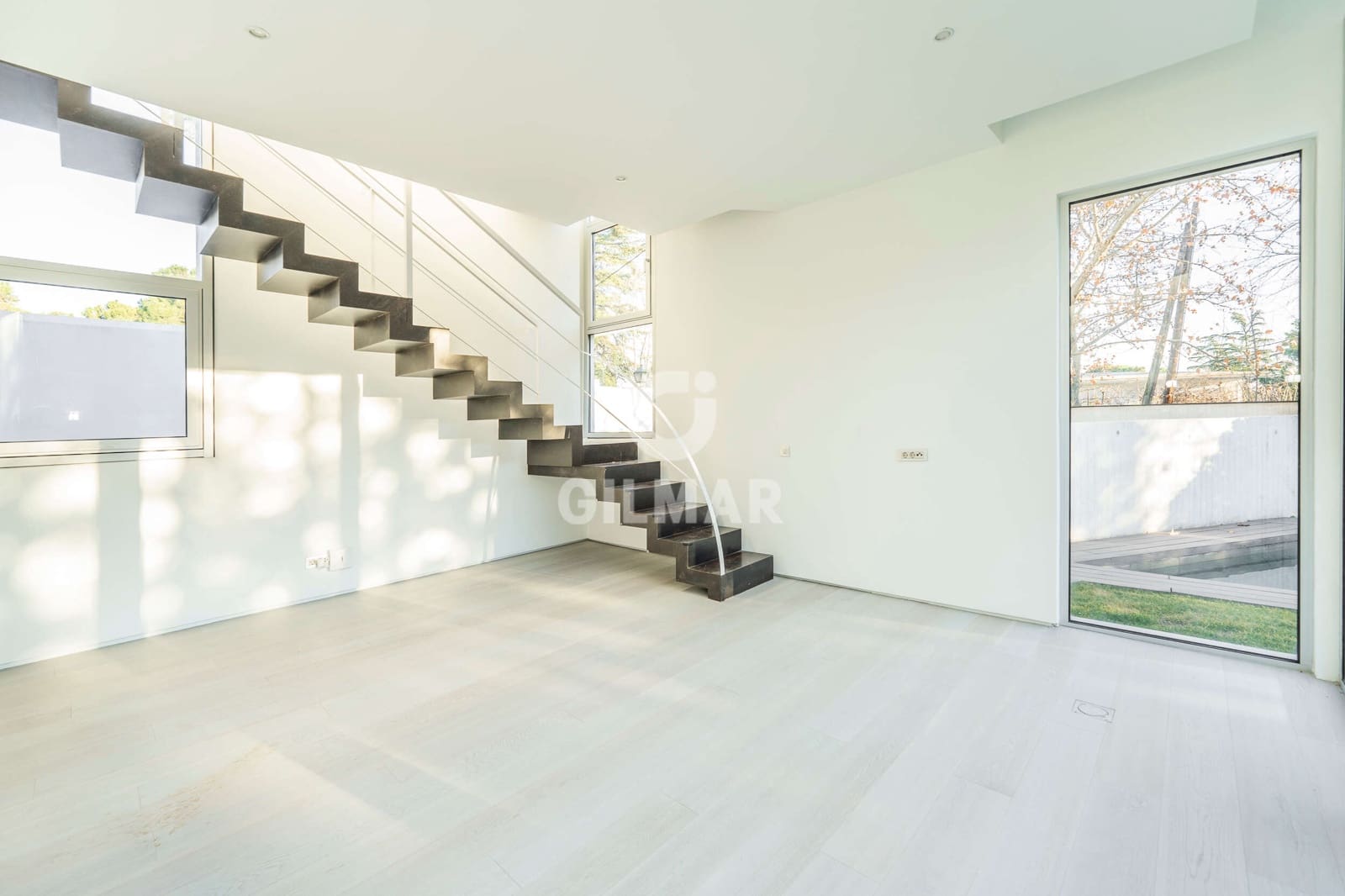 6 bedroom Villa for sale in Madrid city with pool garage - € 3,100,000 (Ref: 9273191)