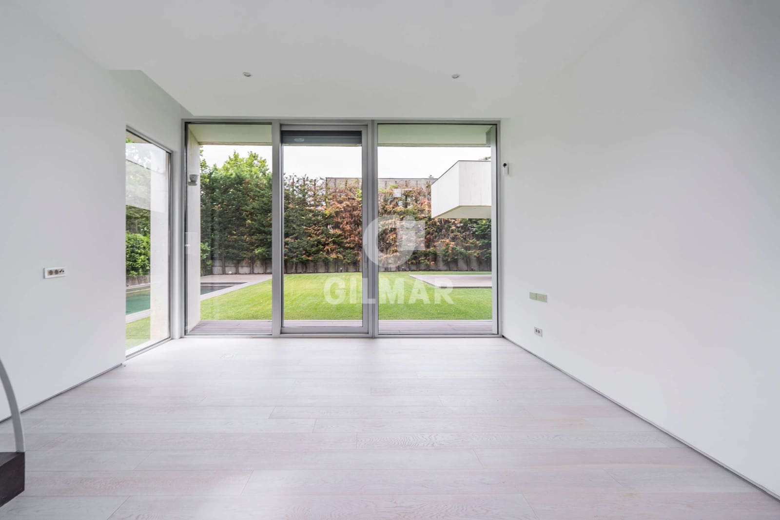 6 bedroom Villa for sale in Madrid city with pool garage - € 3,100,000 (Ref: 9273191)